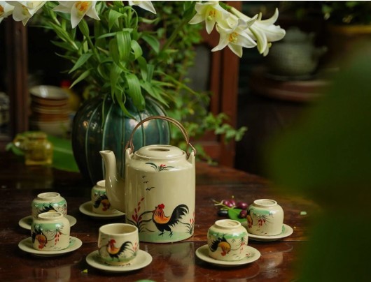 Gốm Lái Thiêu: Sắc men mộc mạc nuôi dưỡng ký ức bao thế hệ người Việt Gốm Lái Thiêu: Sắc men mộc mạc nuôi dưỡng ký ức bao thế hệ người Việt