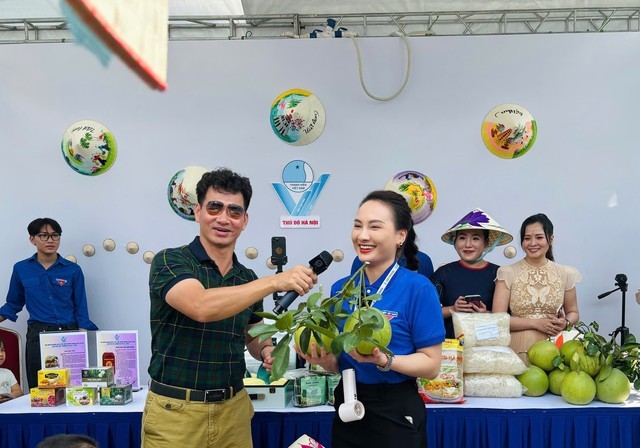 Hà Nội đưa sản phẩm, dịch vụ du lịch lên sàn thương mại điện tử Shopee Hà Nội đưa sản phẩm, dịch vụ du lịch lên sàn thương mại điện tử Shopee