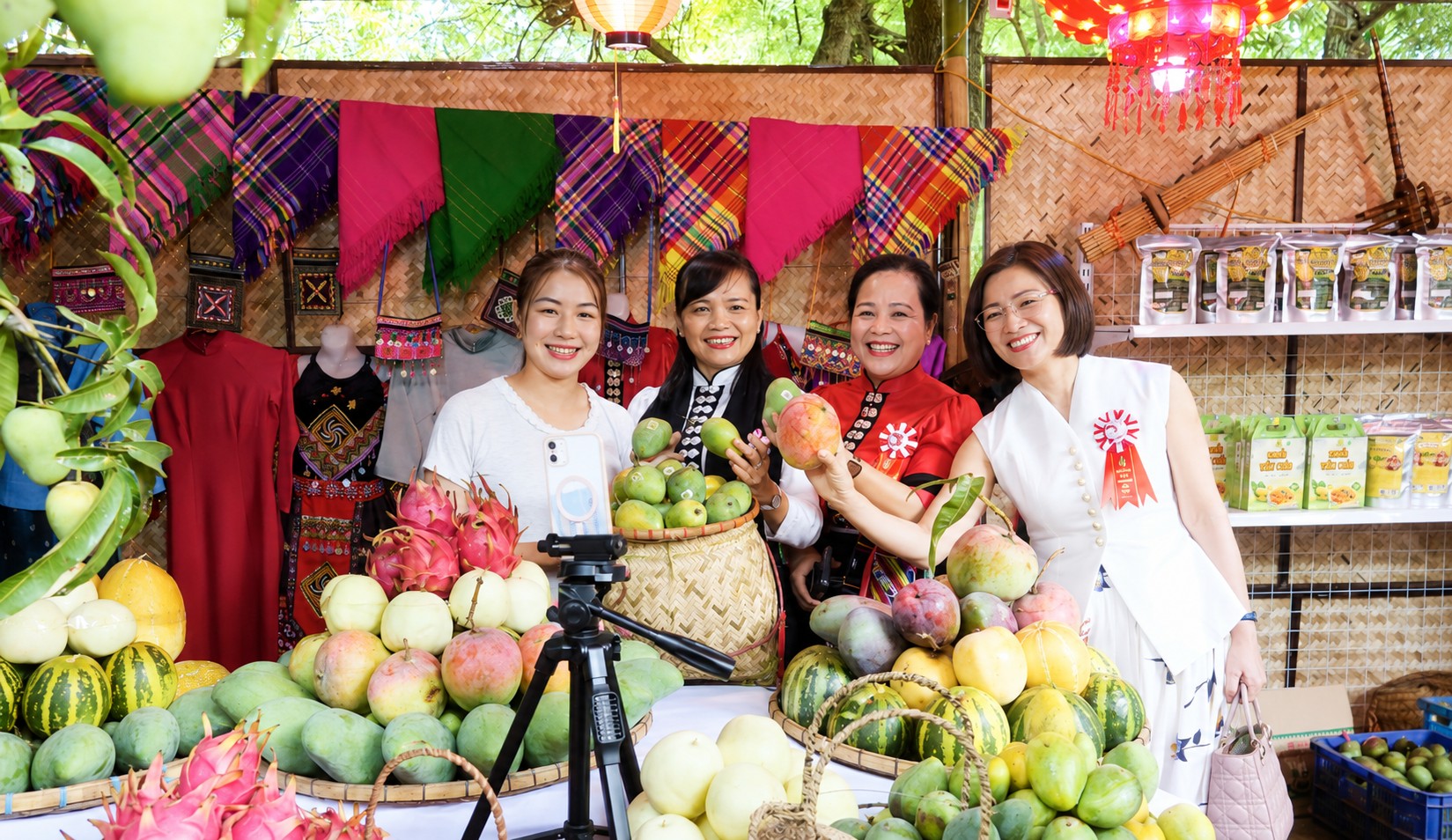 Hội xoài Yên Châu 2026: Thương hiệu đặc sản Sơn La mở rộng thị trường xuất khẩu Hội xoài Yên Châu 2026: Thương hiệu đặc sản Sơn La mở rộng thị trường xuất khẩu