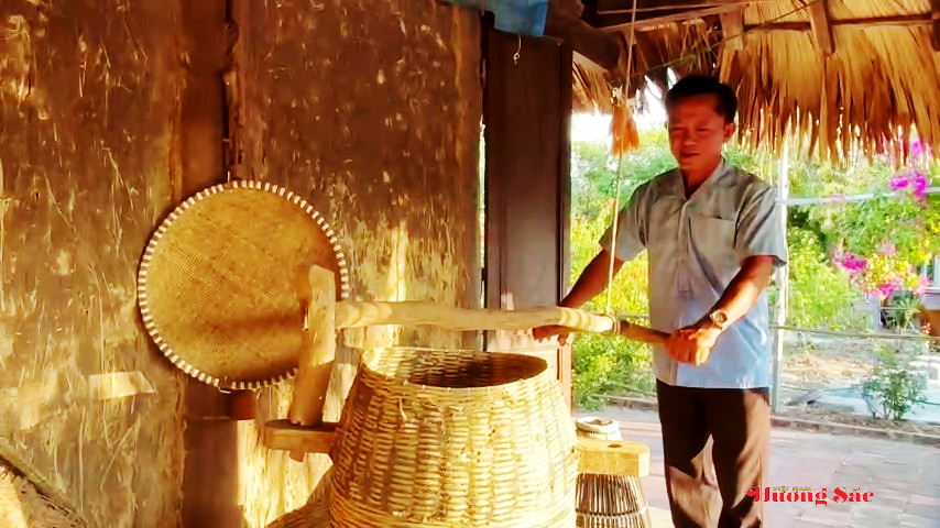 Hà Tĩnh: Người lưu giữ hồn quê qua từng món cổ vật xưa Hà Tĩnh: Người lưu giữ hồn quê qua từng món cổ vật xưa