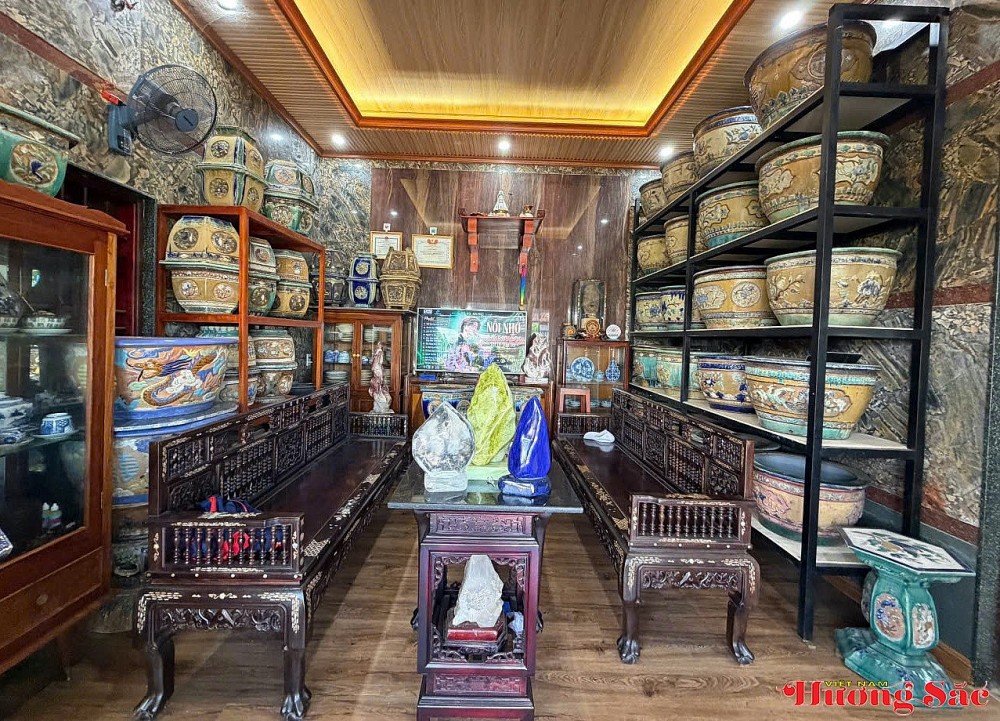 Nghệ nhân Trần Thiện: Kỳ công giữ “hồn” mai xưa trong những chậu gốm cổ Nghệ nhân Trần Thiện: Kỳ công giữ “hồn” mai xưa trong những chậu gốm cổ