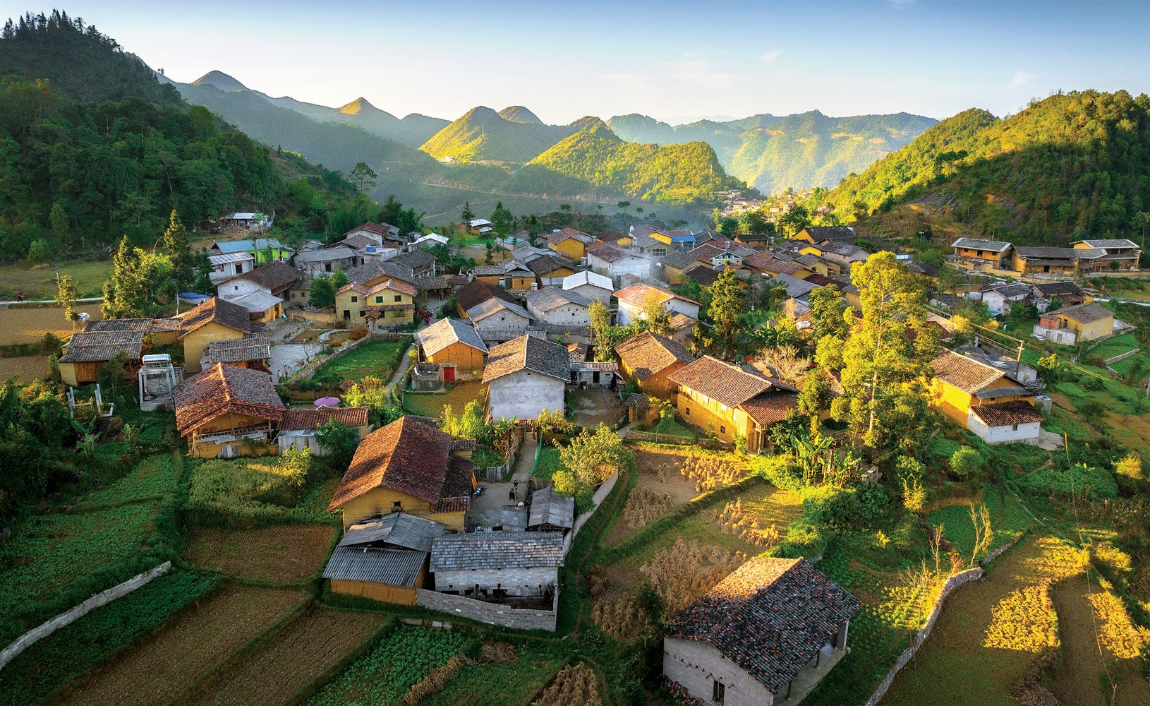 Lô Lô Chải: Vẻ đẹp của “Làng du lịch tốt nhất thế giới” giữa miền biên viễn Tuyên Quang Lô Lô Chải: Vẻ đẹp của “Làng du lịch tốt nhất thế giới” giữa miền biên viễn Tuyên Quang