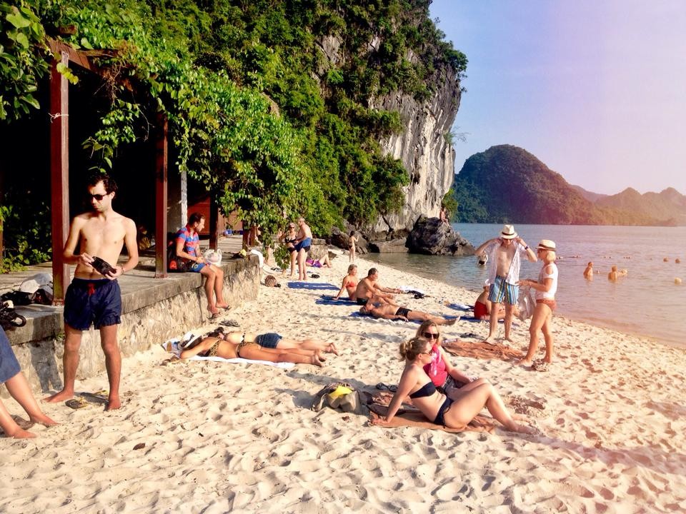 Hòn đảo ẩn giữa vịnh Hạ Long bất ngờ lọt danh sách 100 bãi biển đẹp nhất hành tinh Hòn đảo ẩn giữa vịnh Hạ Long bất ngờ lọt danh sách 100 bãi biển đẹp nhất hành tinh