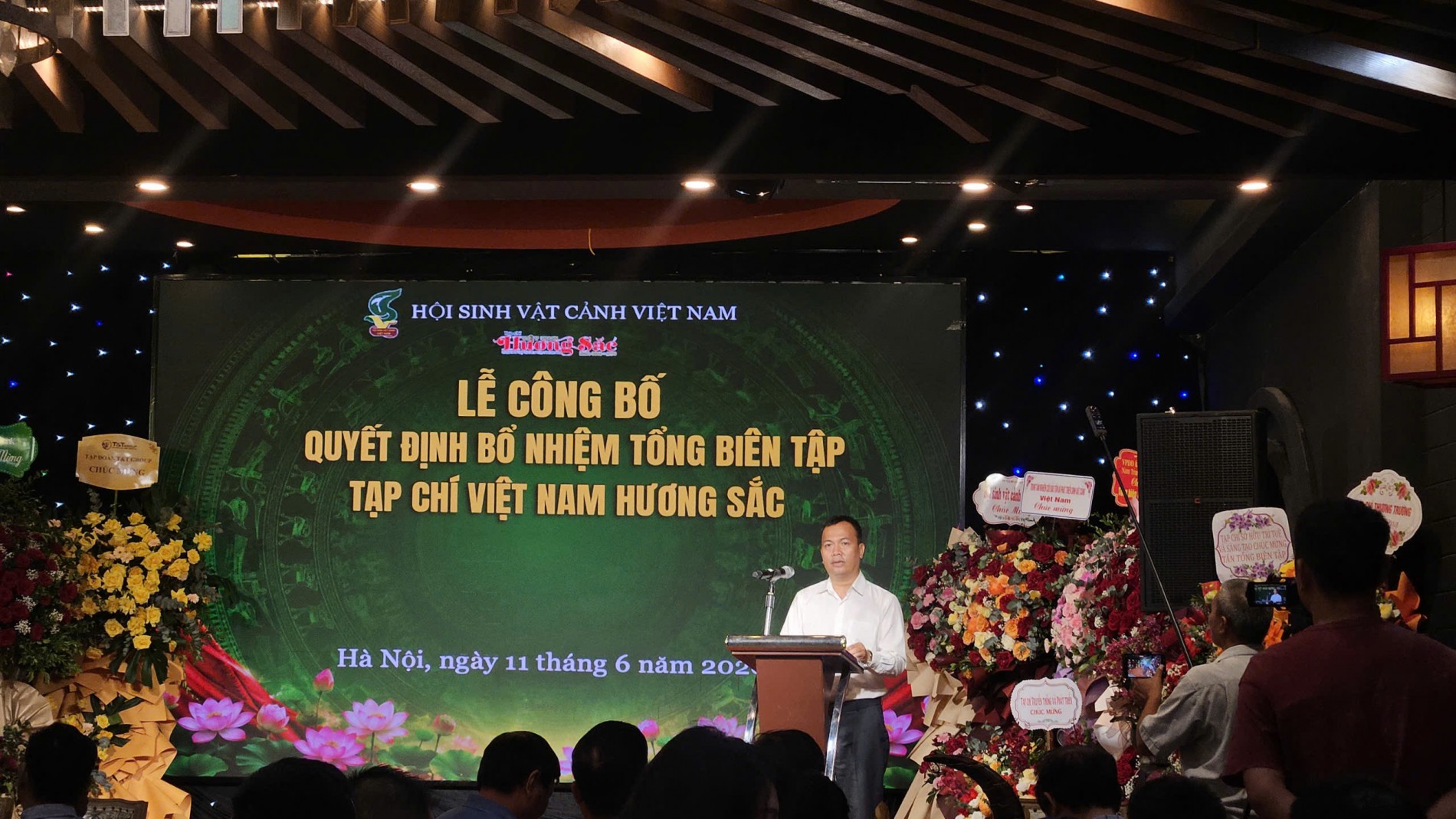 Hội Sinh vật cảnh Việt Nam bổ nhiệm Tổng Biên tập Tạp chí Việt Nam hương sắc