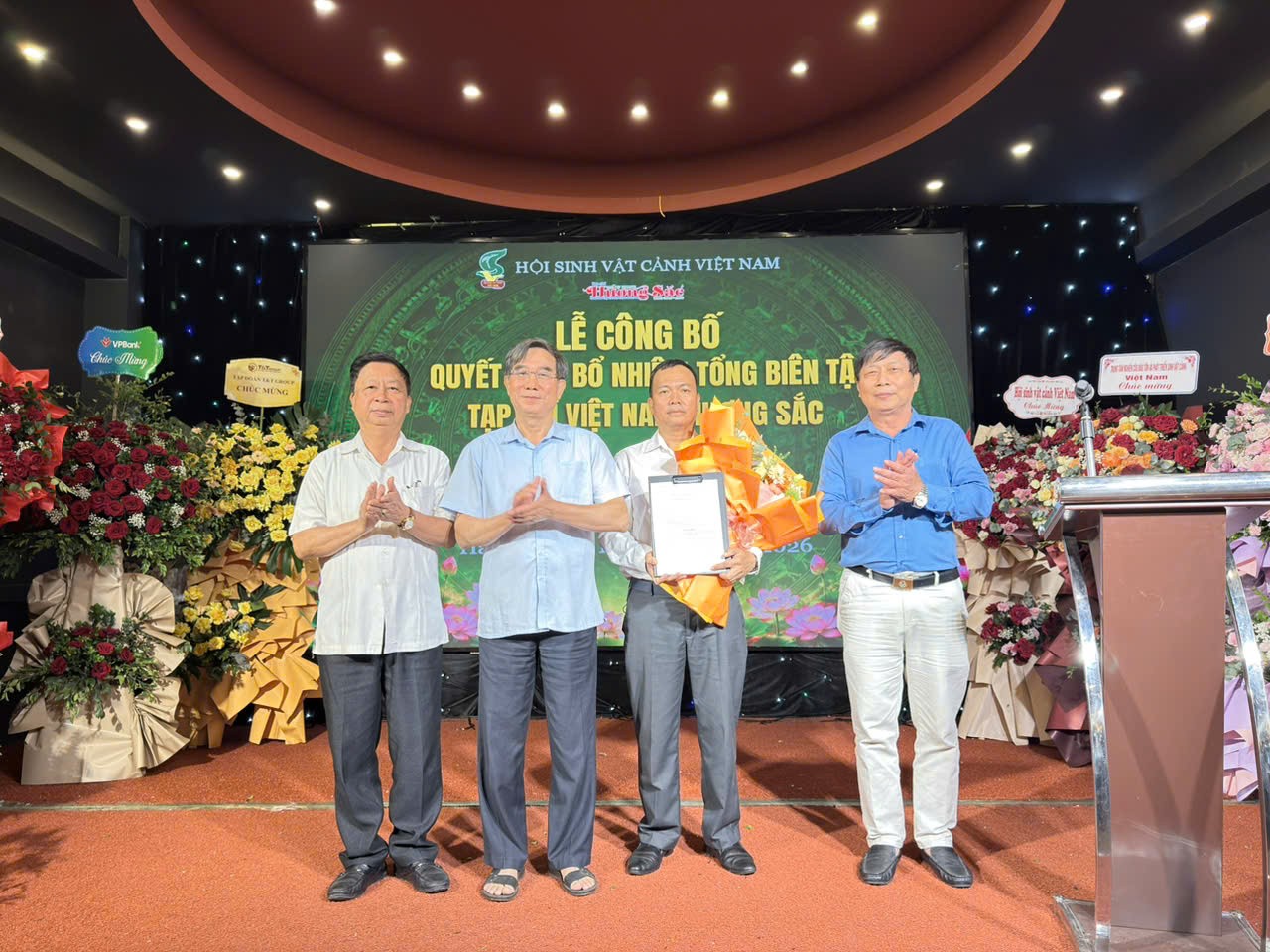 Hội Sinh vật cảnh Việt Nam bổ nhiệm Tổng Biên tập Tạp chí Việt Nam hương sắc