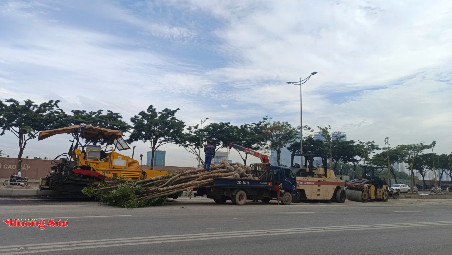 Nhiều hạng mục trên đường Võ Chí Công hoàn thành, giảm áp lực giao thông