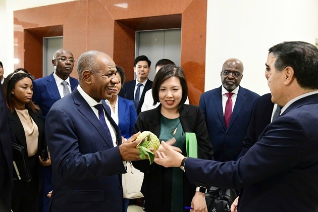 Việt Nam chia sẻ kinh nghiệm phát triển hệ thống khuyến nông với Angola Việt Nam chia sẻ kinh nghiệm phát triển hệ thống khuyến nông với Angola