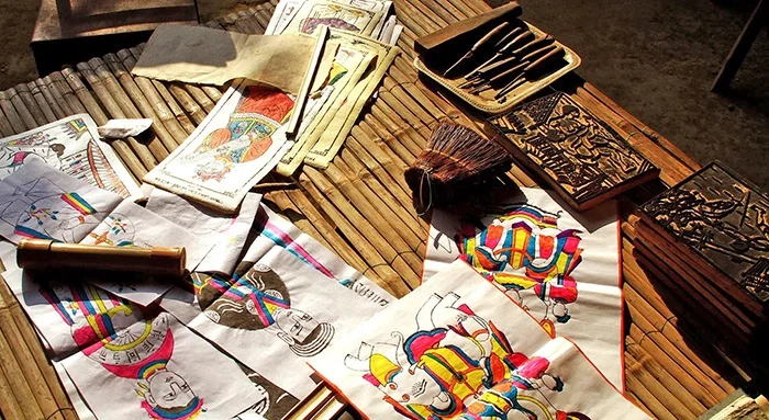 Nghệ nhân Kỳ Hữu Phước và cuộc đời gìn giữ hồn tranh làng Sình Nghệ nhân Kỳ Hữu Phước và cuộc đời gìn giữ hồn tranh làng Sình
