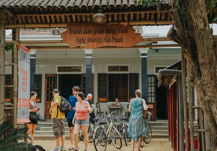 Nghệ nhân Kỳ Hữu Phước và cuộc đời gìn giữ hồn tranh làng Sình Nghệ nhân Kỳ Hữu Phước và cuộc đời gìn giữ hồn tranh làng Sình
