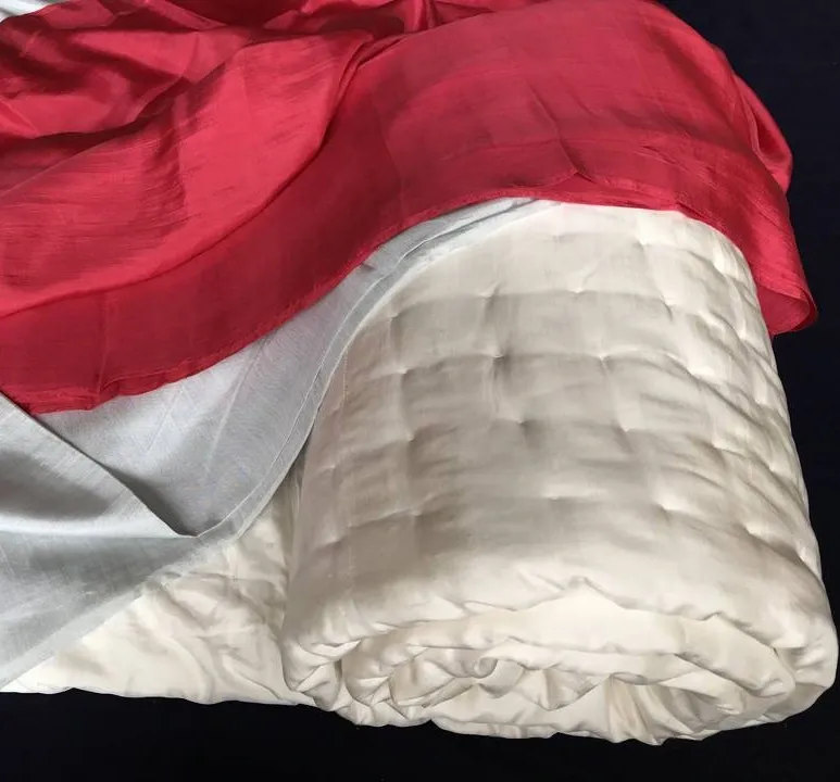 Người “dạy” tằm dệt chăn, luyện sen nhả tơ ở làng Phùng Xá Người “dạy” tằm dệt chăn, luyện sen nhả tơ ở làng Phùng Xá