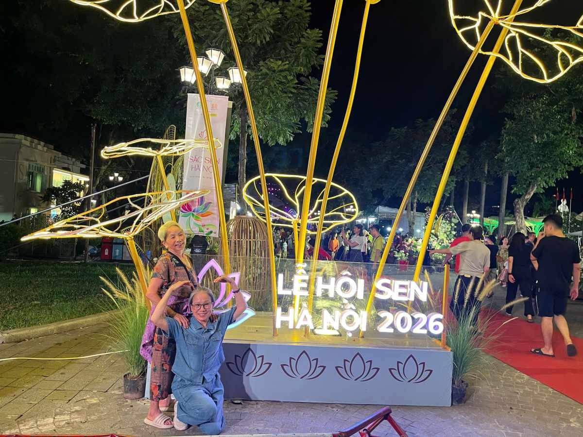 Đến Lễ hội Sen Hà Nội 2026: Ngắm hơn 30 giống sen, thưởng trà và trải nghiệm dệt tơ sen Đến Lễ hội Sen Hà Nội 2026: Ngắm hơn 30 giống sen, thưởng trà và trải nghiệm dệt tơ sen