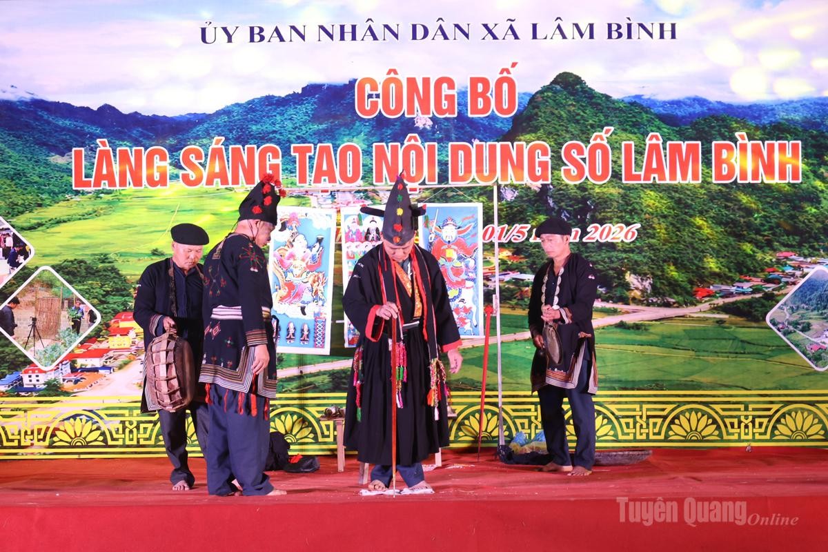 Làng YouTuber ở Tuyên Quang: Làm video giữa núi rừng, kiếm tiền tỷ mỗi năm Làng YouTuber ở Tuyên Quang: Làm video giữa núi rừng, kiếm tiền tỷ mỗi năm