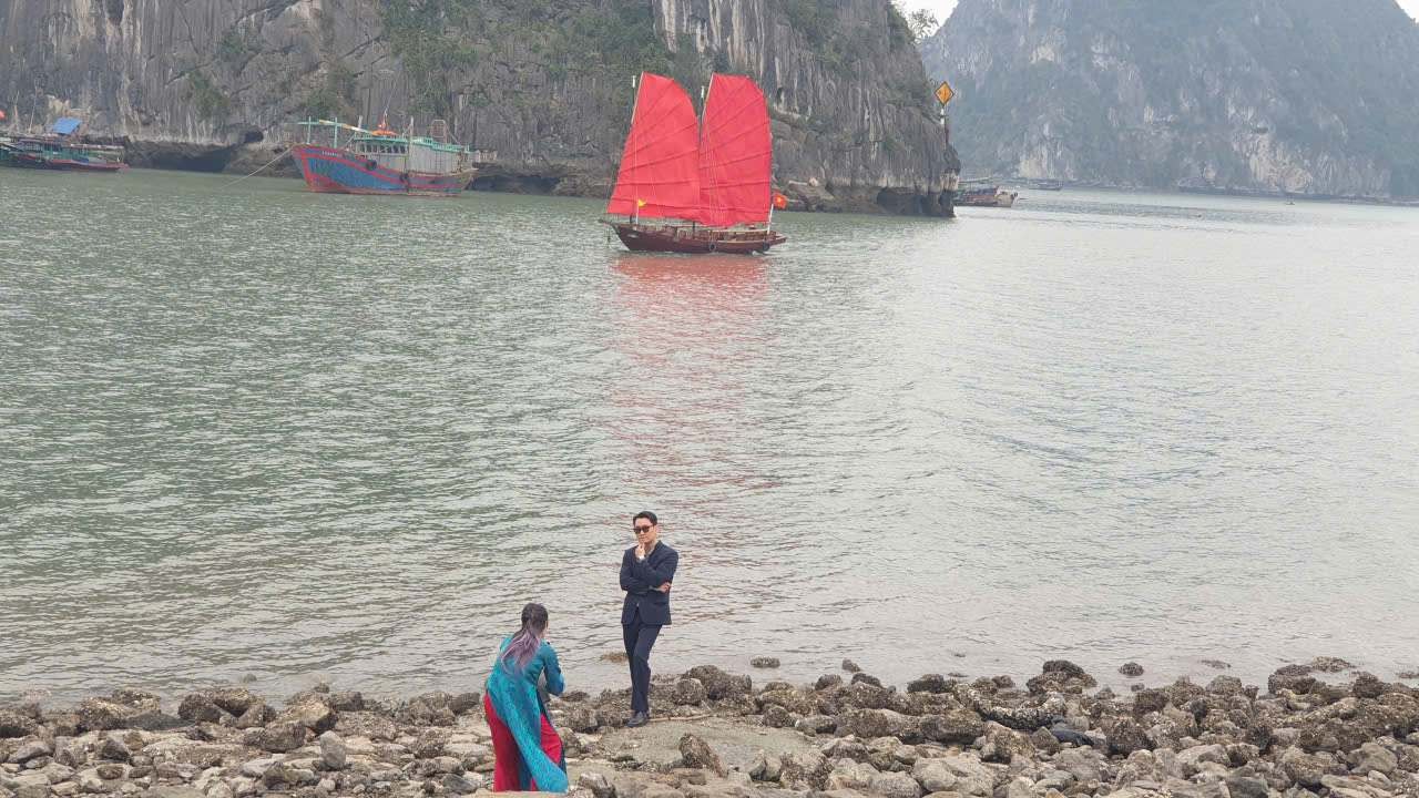 Khai trương tour trải nghiệm thuyền ba vách trên vịnh Hạ Long