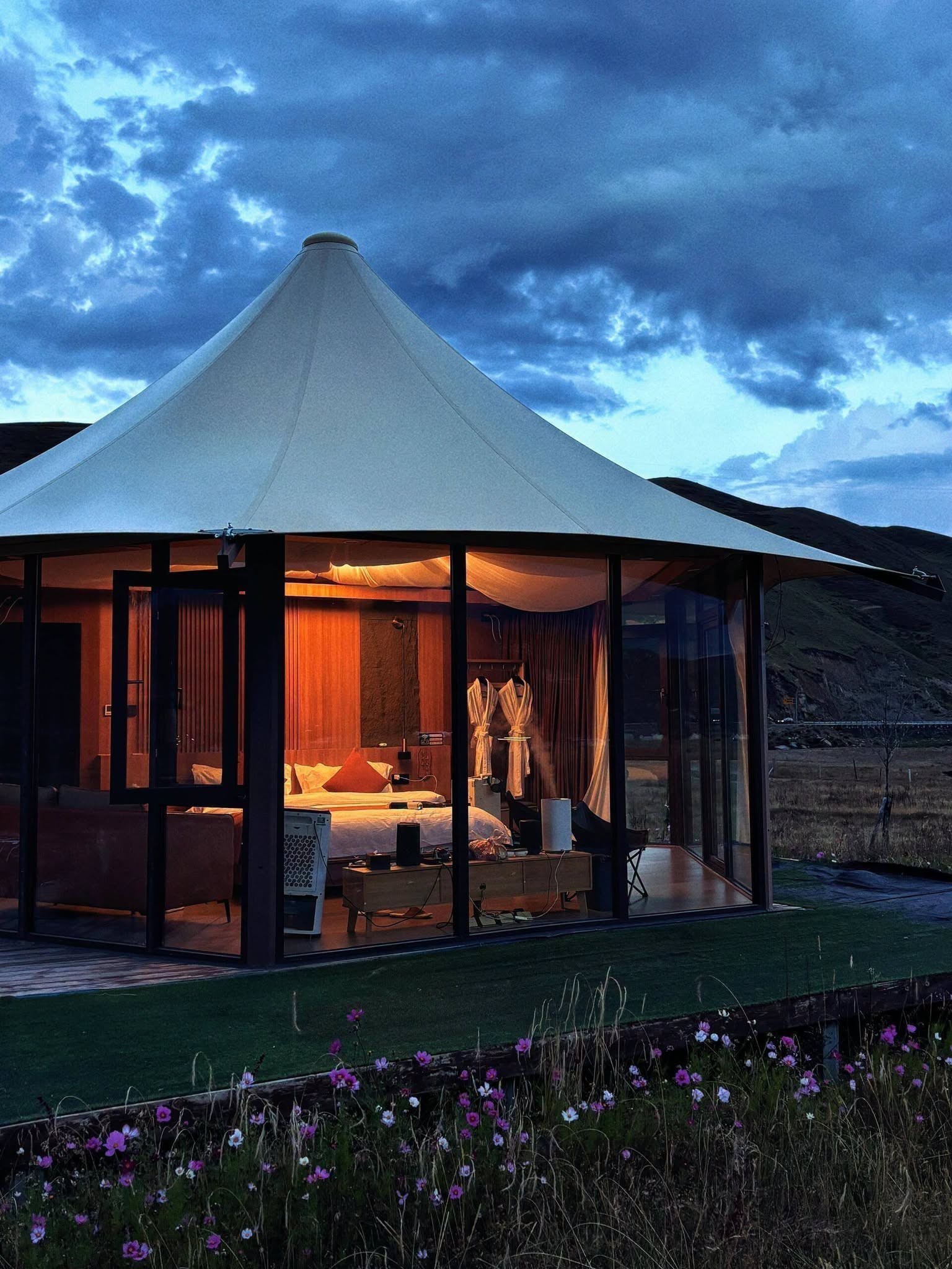 Norl Dan Camp: Khu cắm trại giữa thảo nguyên Cam Túc chỉ mở cửa 5 tháng mỗi năm Norl Dan Camp: Khu cắm trại giữa thảo nguyên Cam Túc chỉ mở cửa 5 tháng mỗi năm