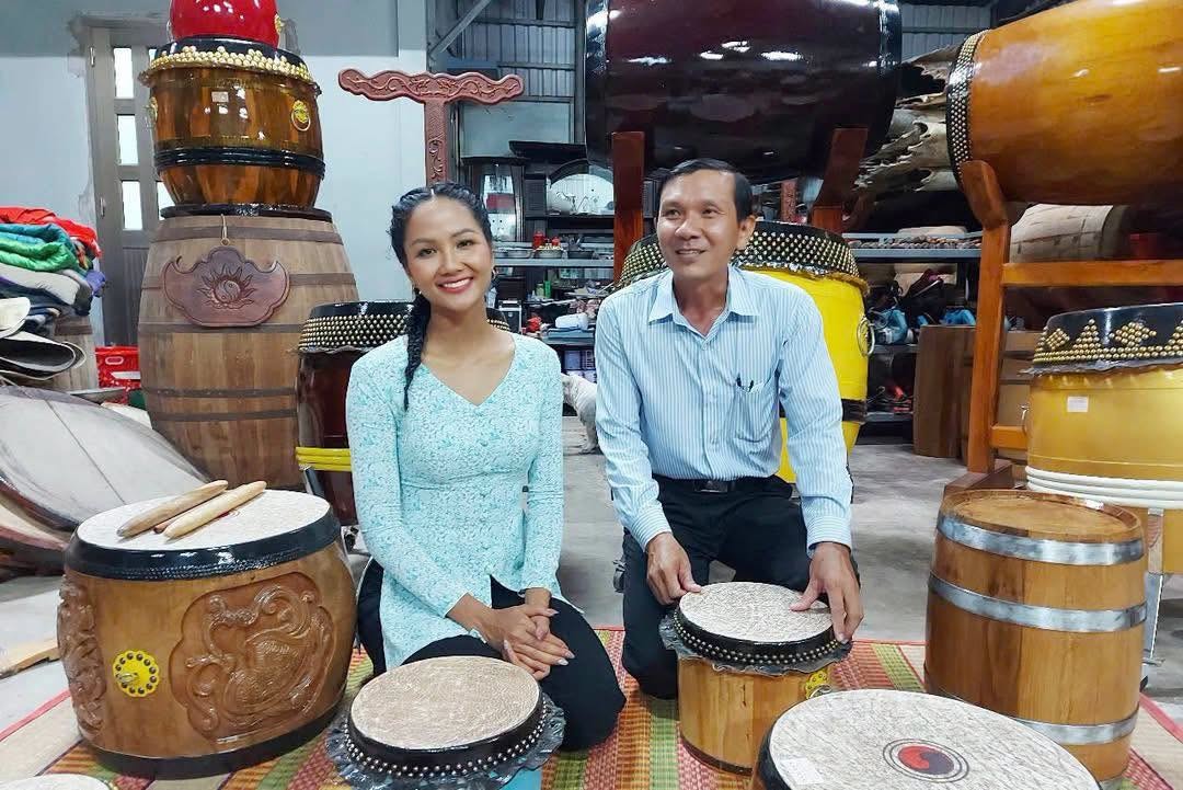 Ít ai biết Việt Nam có một làng nghề làm trống hơn 150 năm, xuất khẩu tới hơn 10 quốc gia Ít ai biết Việt Nam có một làng nghề làm trống hơn 150 năm, xuất khẩu tới hơn 10 quốc gia