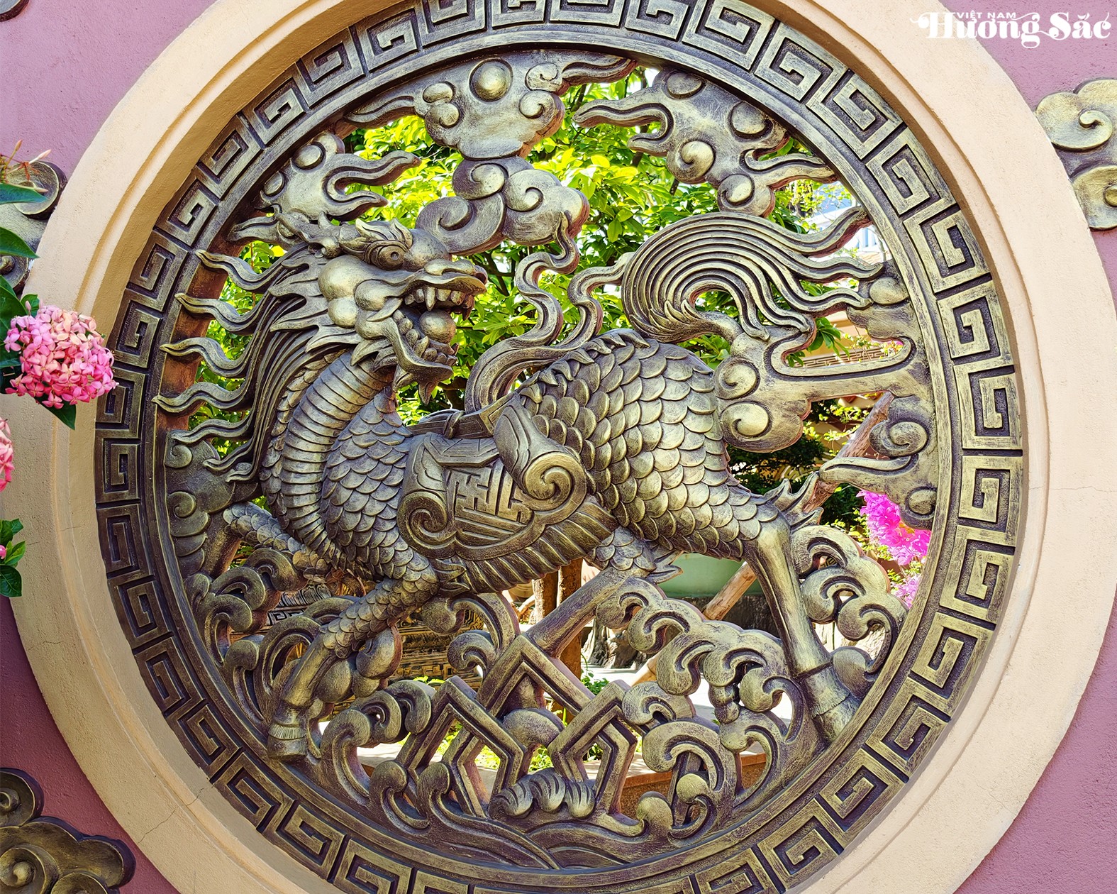 Nghề phù điêu xi măng: Giữ hồn truyền thống trong không gian sống đương đại Nghề phù điêu xi măng: Giữ hồn truyền thống trong không gian sống đương đại