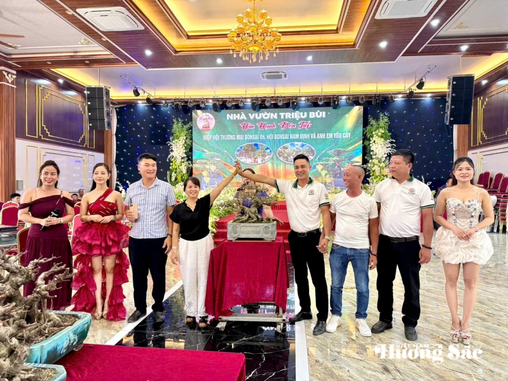 Hưng Yên: Hơn 200 người yêu cây cảnh hội ngộ, kết nối đam mê bonsai Hưng Yên: Hơn 200 người yêu cây cảnh hội ngộ, kết nối đam mê bonsai