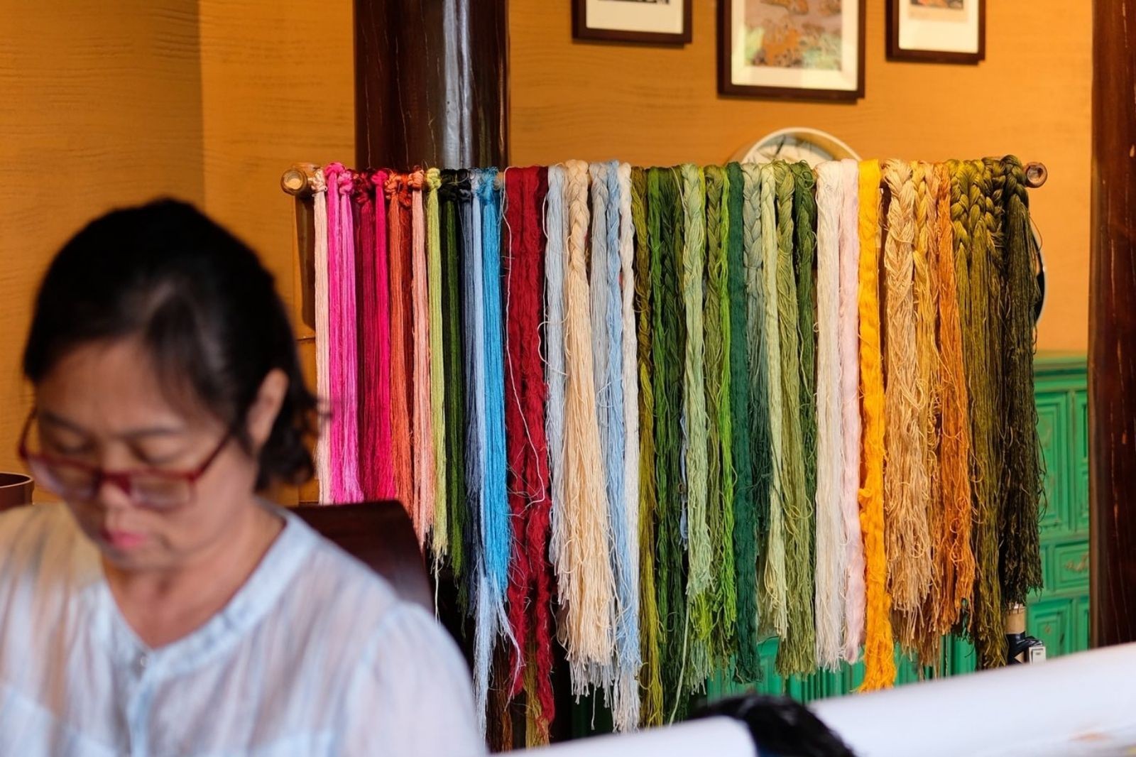 Đến Văn Lâm, lắng nghe câu chuyện hơn 700 năm của nghề thêu Đến Văn Lâm, lắng nghe câu chuyện hơn 700 năm của nghề thêu