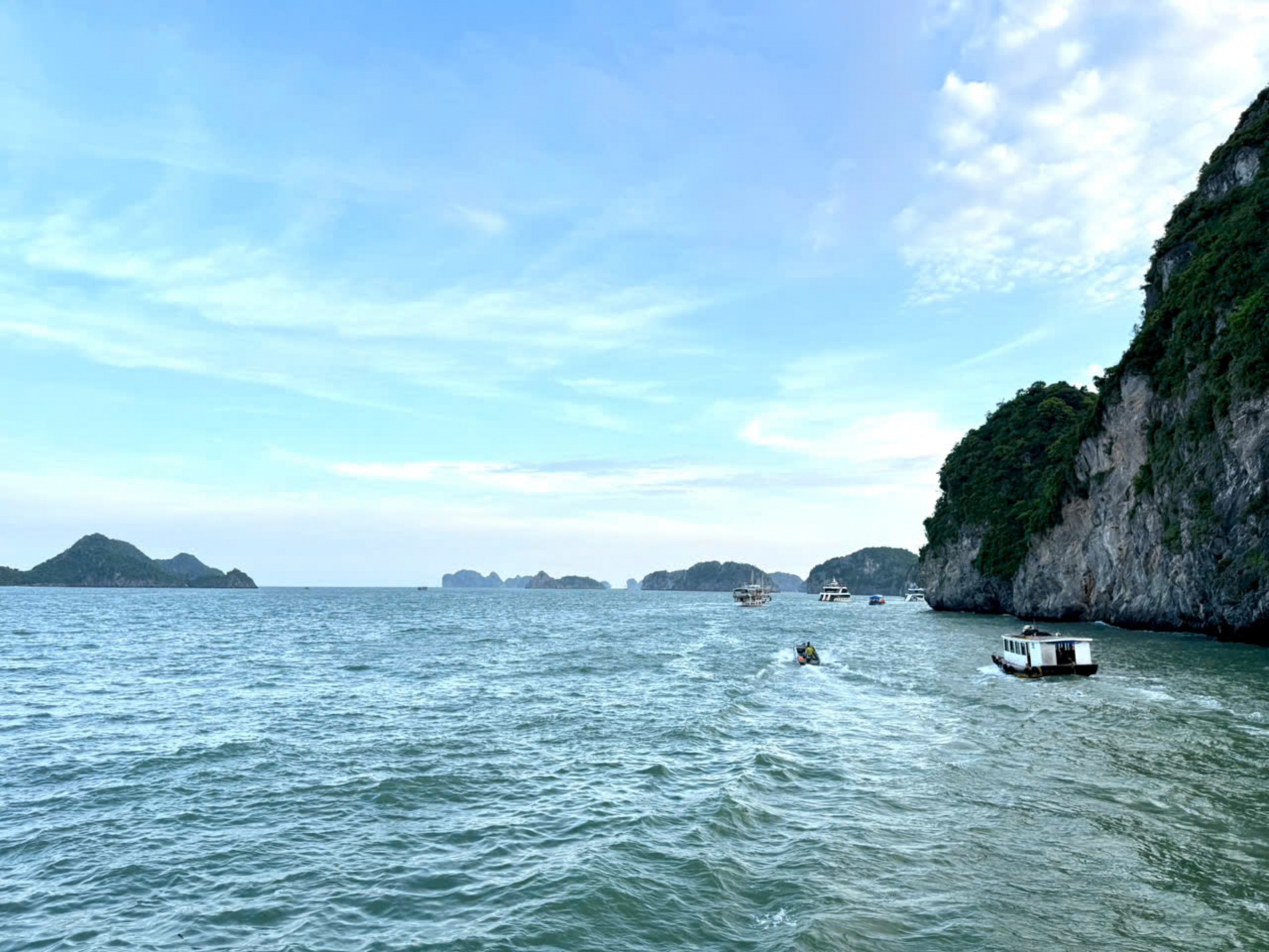 Vịnh Lan Hạ: Bản hòa ca của biển trời và những xúc cảm khó quên