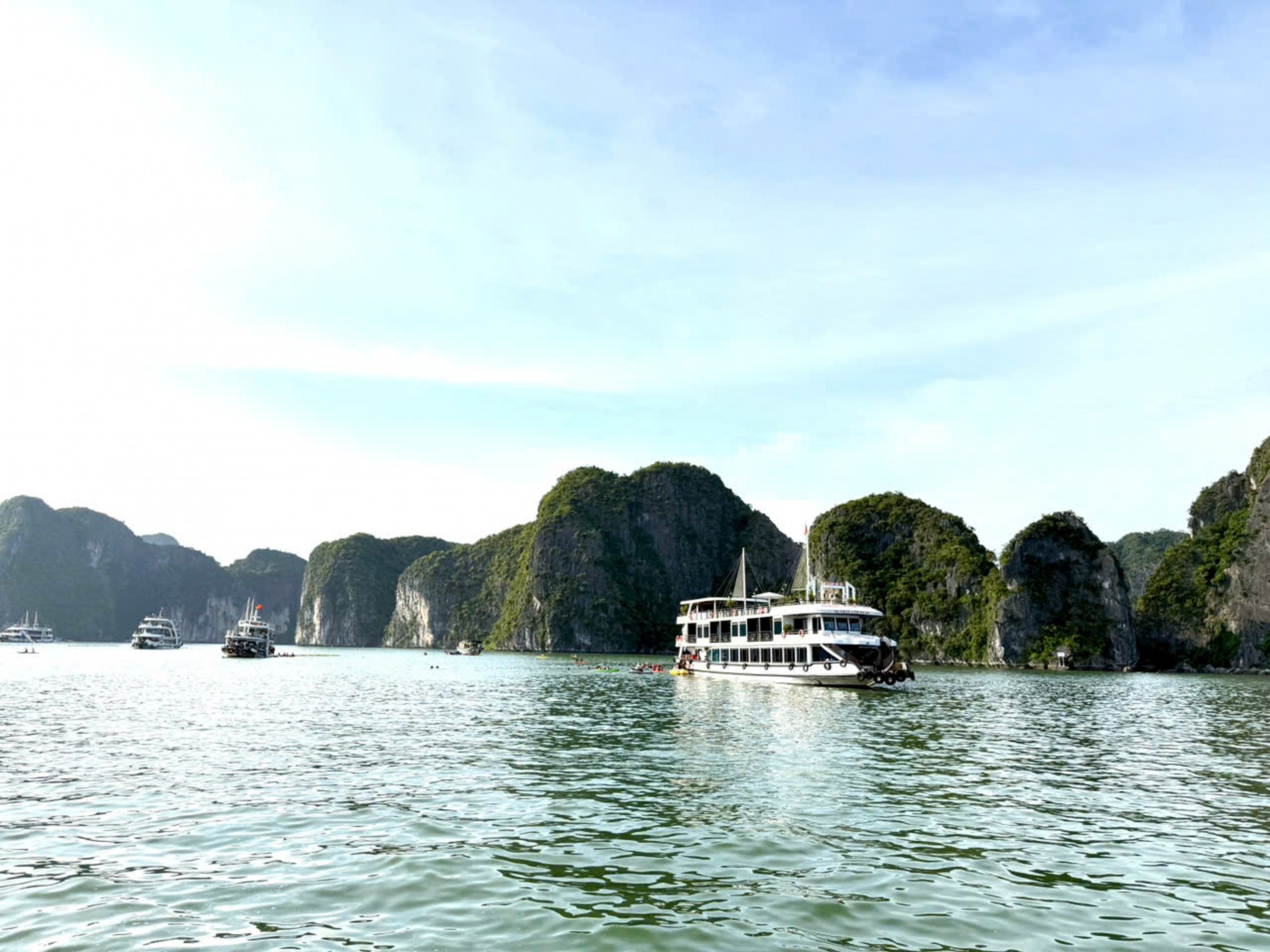 Vịnh Lan Hạ: Bản hòa ca của biển trời và những xúc cảm khó quên