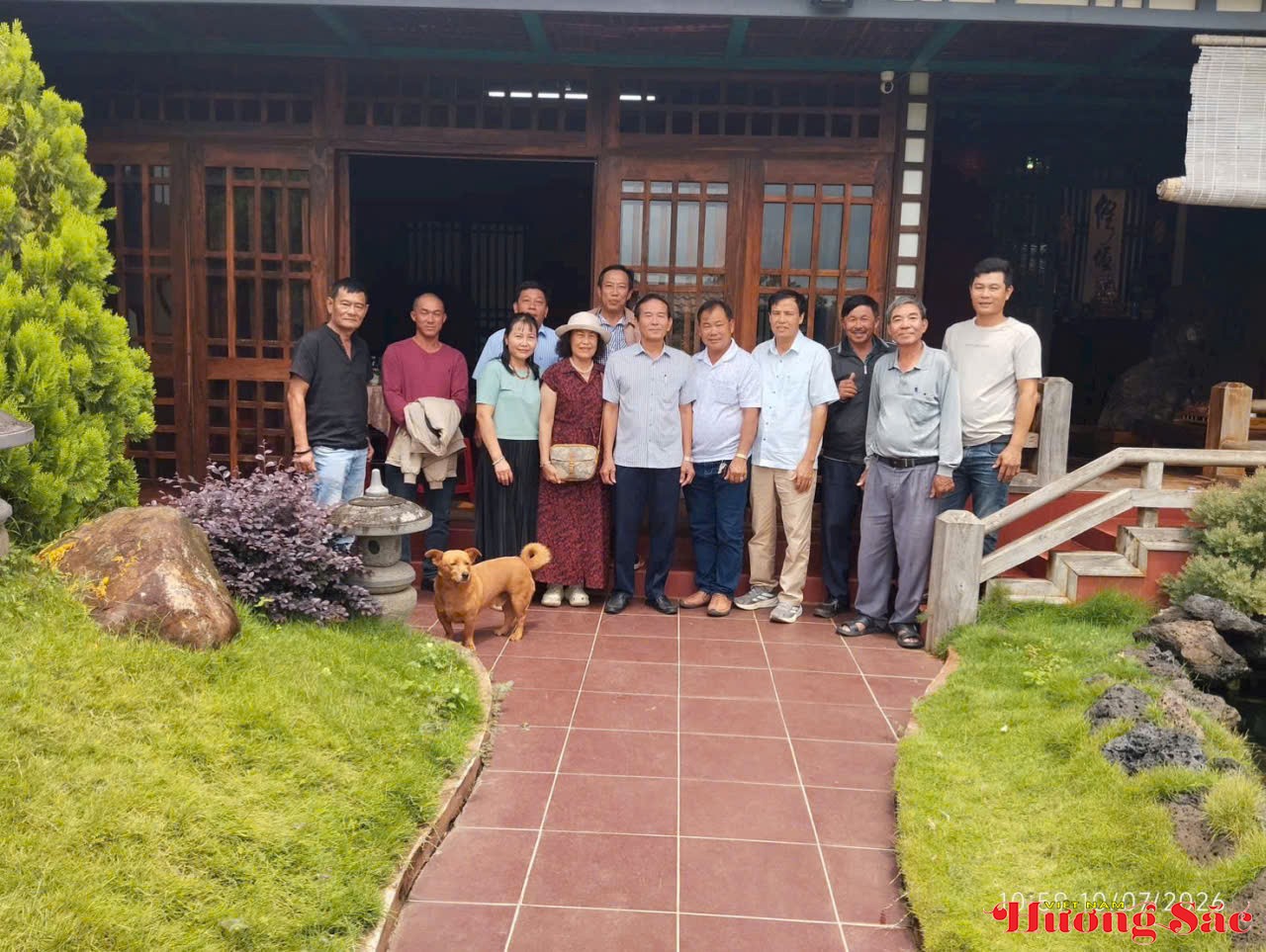 Nghệ nhân Lê Phúc Sinh - một gương mặt tiêu biểu trong giới sinh vật cảnh vùng đất võ Nghệ nhân Lê Phúc Sinh - một gương mặt tiêu biểu trong giới sinh vật cảnh vùng đất võ