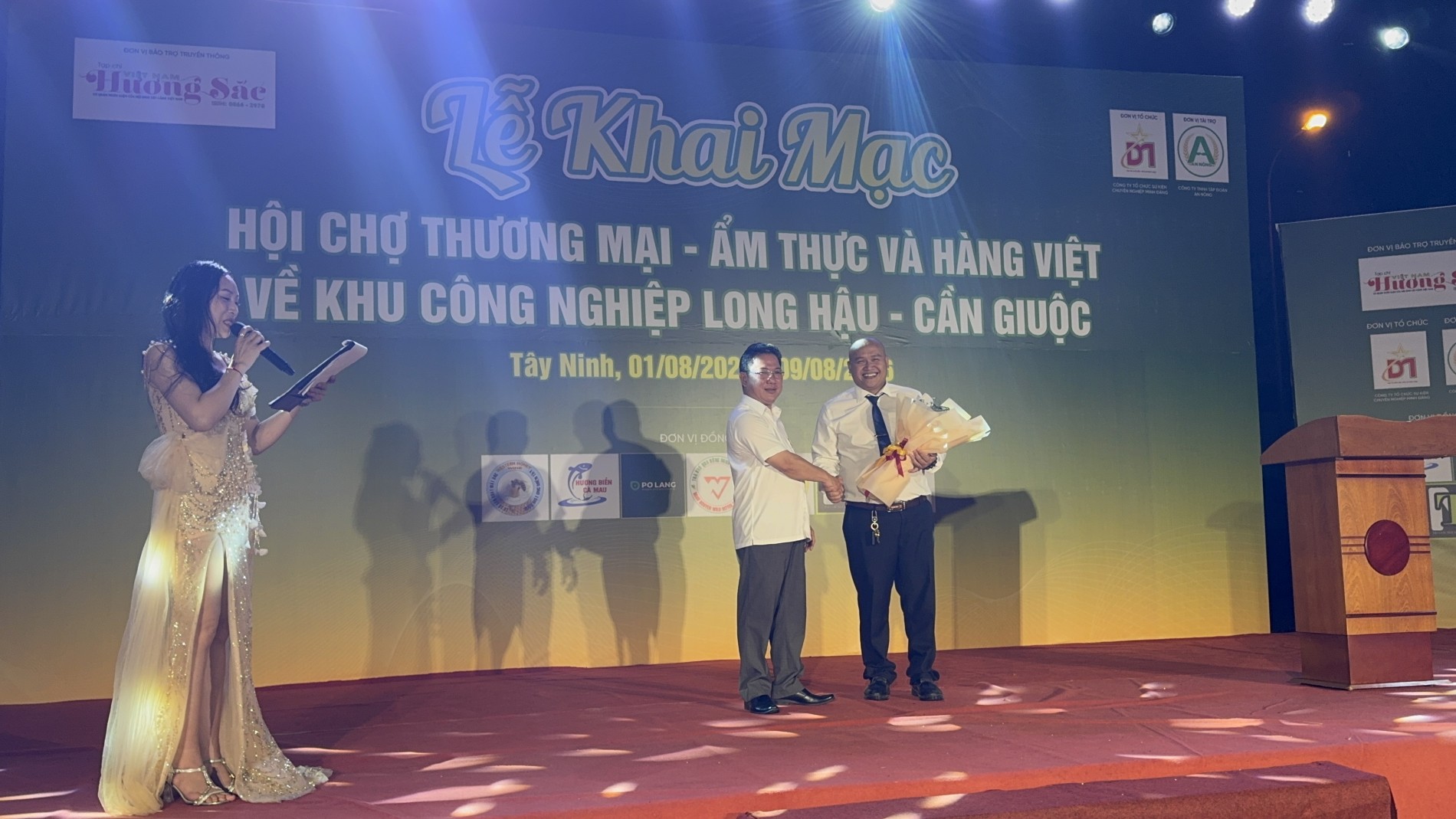 Hội chợ thương mại ẩm thực và hàng Việt tại KCN Long Hậu: Bệ phóng cho kinh tế địa phương và động lực giao thương vùng Hội chợ thương mại ẩm thực và hàng Việt tại KCN Long Hậu: Bệ phóng cho kinh tế địa phương và động lực giao thương vùng