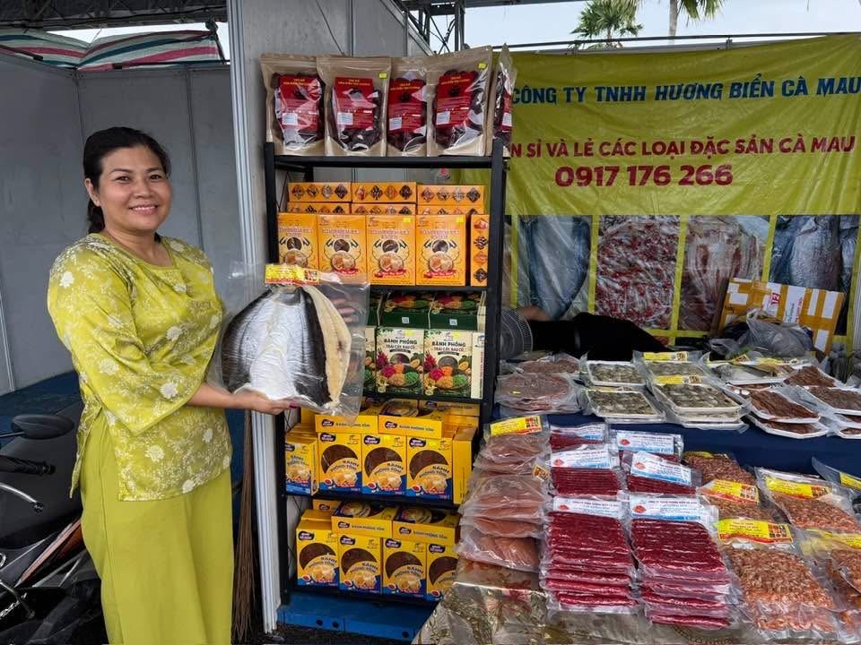 Hội chợ thương mại ẩm thực và hàng Việt tại KCN Long Hậu: Bệ phóng cho kinh tế địa phương và động lực giao thương vùng Hội chợ thương mại ẩm thực và hàng Việt tại KCN Long Hậu: Bệ phóng cho kinh tế địa phương và động lực giao thương vùng