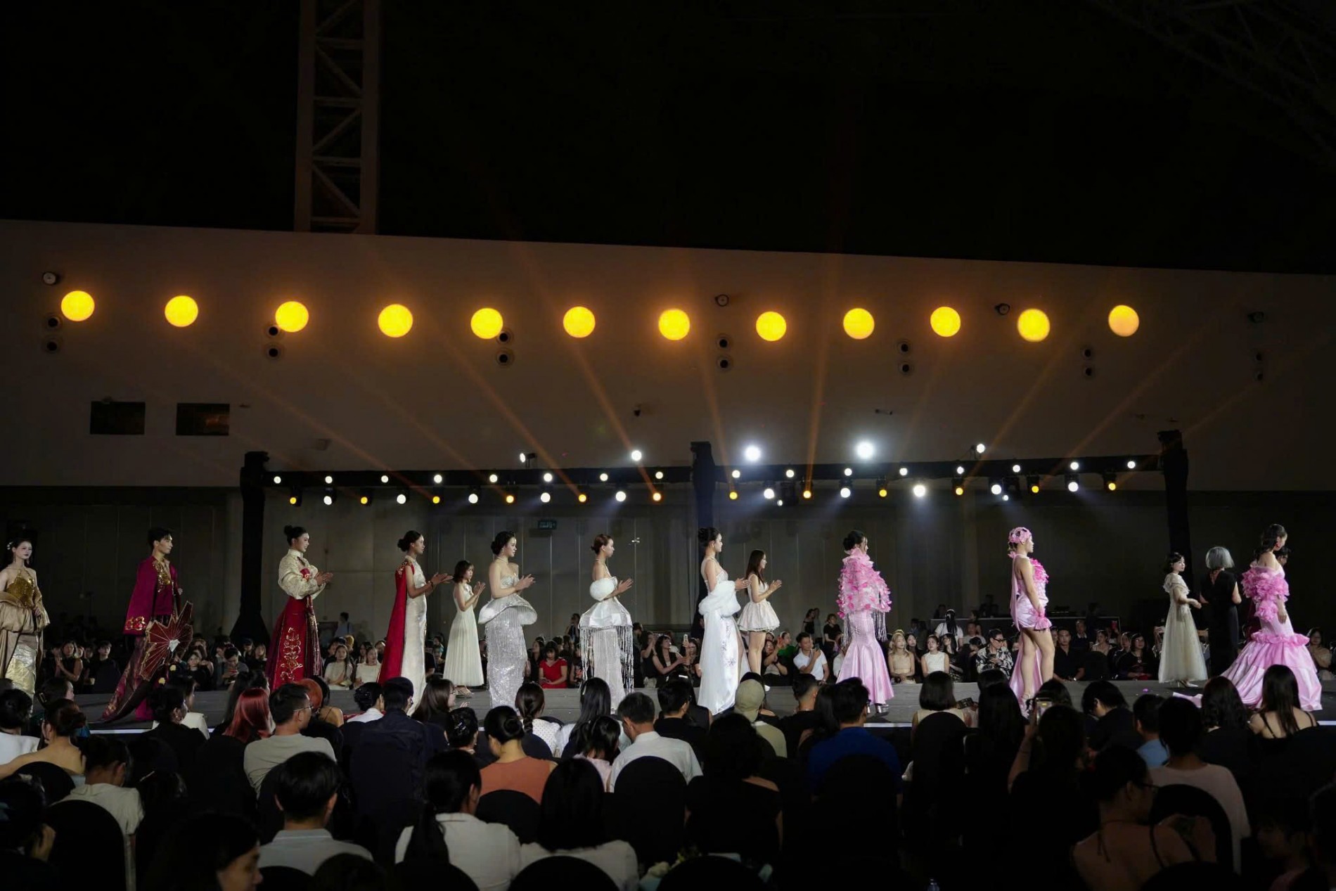 HITU tỏa sáng tại Global Fashion Week All Stars 2026: Chắp cánh bản sắc Việt bằng ngôn ngữ thời trang HITU tỏa sáng tại Global Fashion Week All Stars 2026: Chắp cánh bản sắc Việt bằng ngôn ngữ thời trang