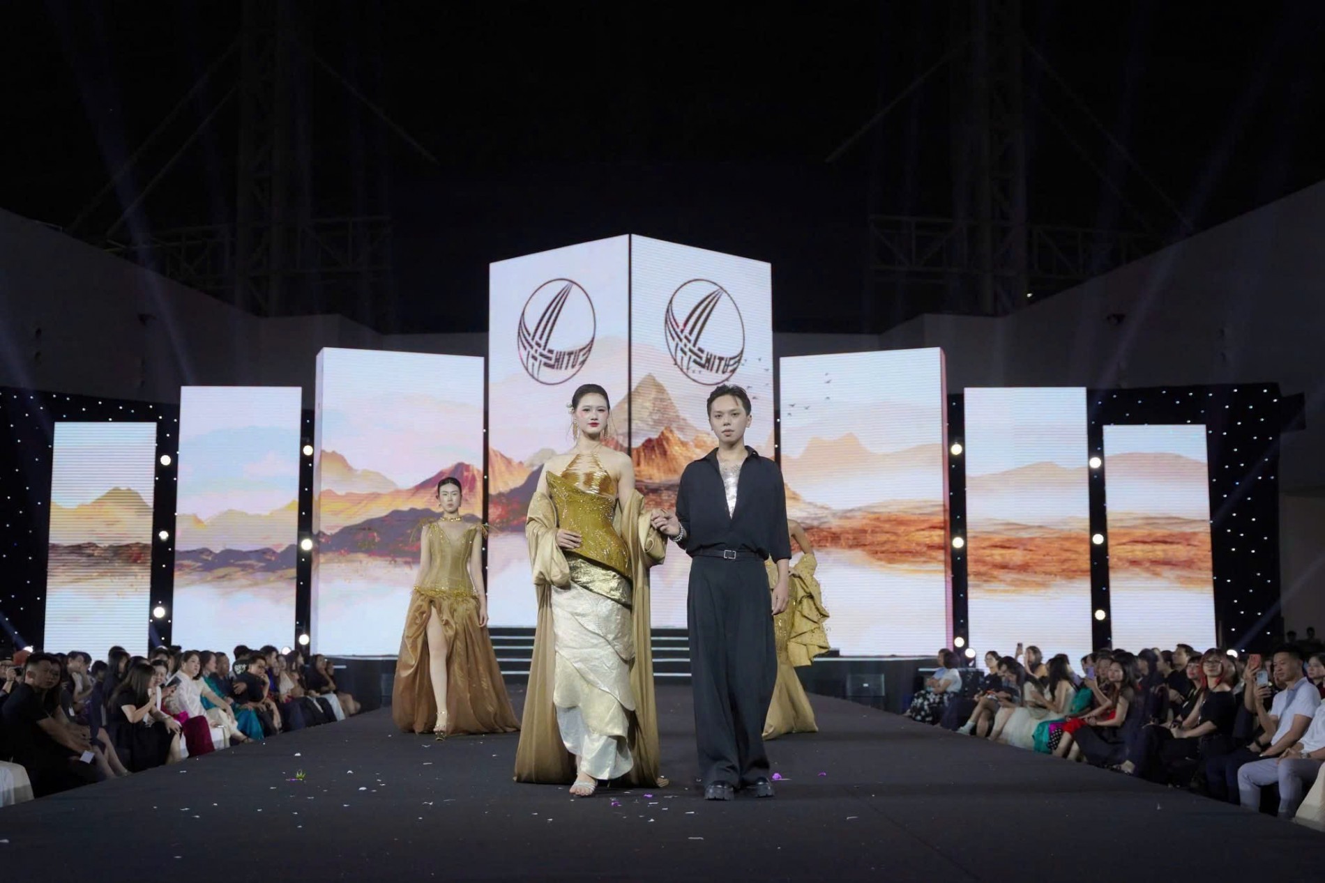 HITU tỏa sáng tại Global Fashion Week All Stars 2026: Chắp cánh bản sắc Việt bằng ngôn ngữ thời trang HITU tỏa sáng tại Global Fashion Week All Stars 2026: Chắp cánh bản sắc Việt bằng ngôn ngữ thời trang