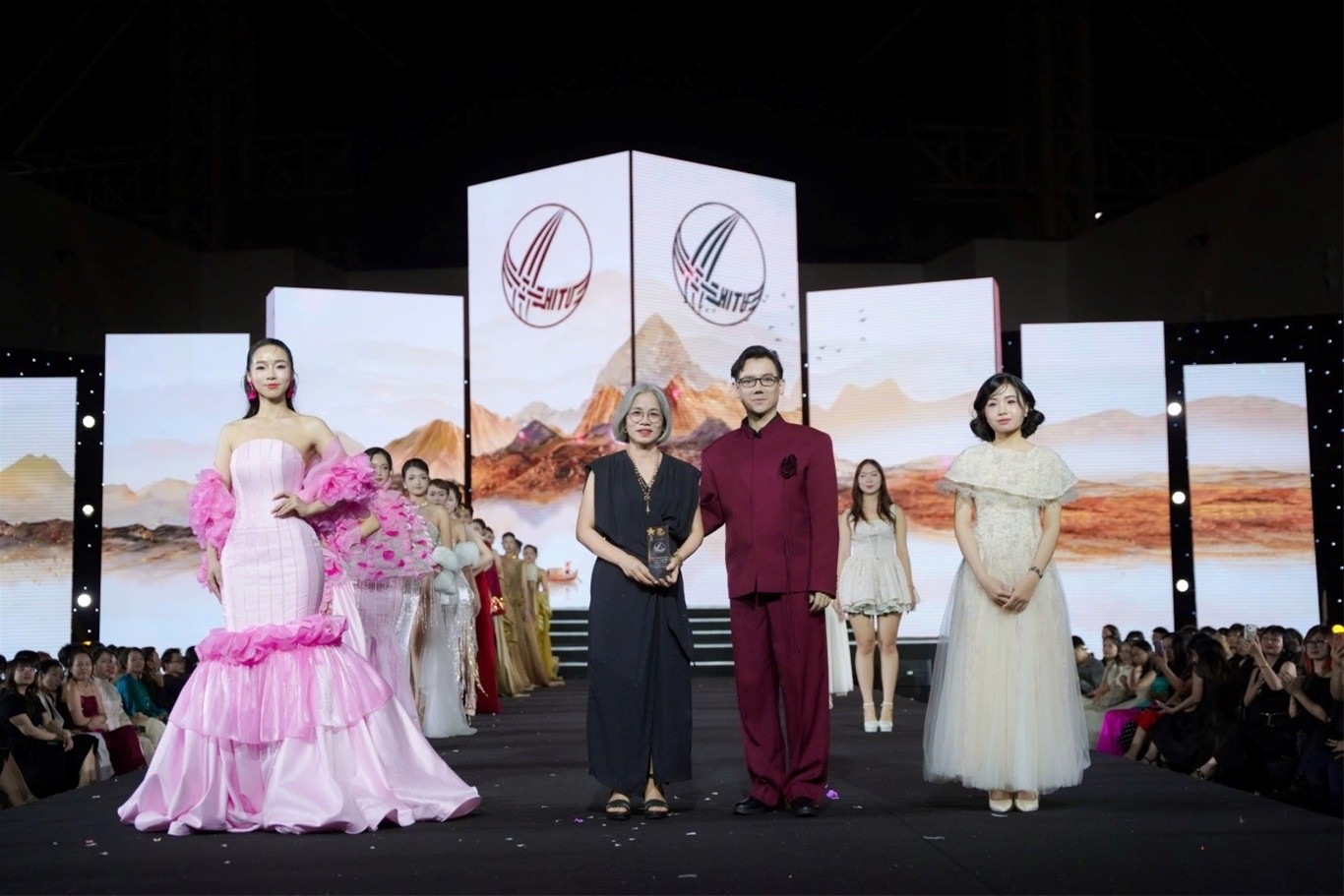 HITU tỏa sáng tại Global Fashion Week All Stars 2026: Chắp cánh bản sắc Việt bằng ngôn ngữ thời trang HITU tỏa sáng tại Global Fashion Week All Stars 2026: Chắp cánh bản sắc Việt bằng ngôn ngữ thời trang