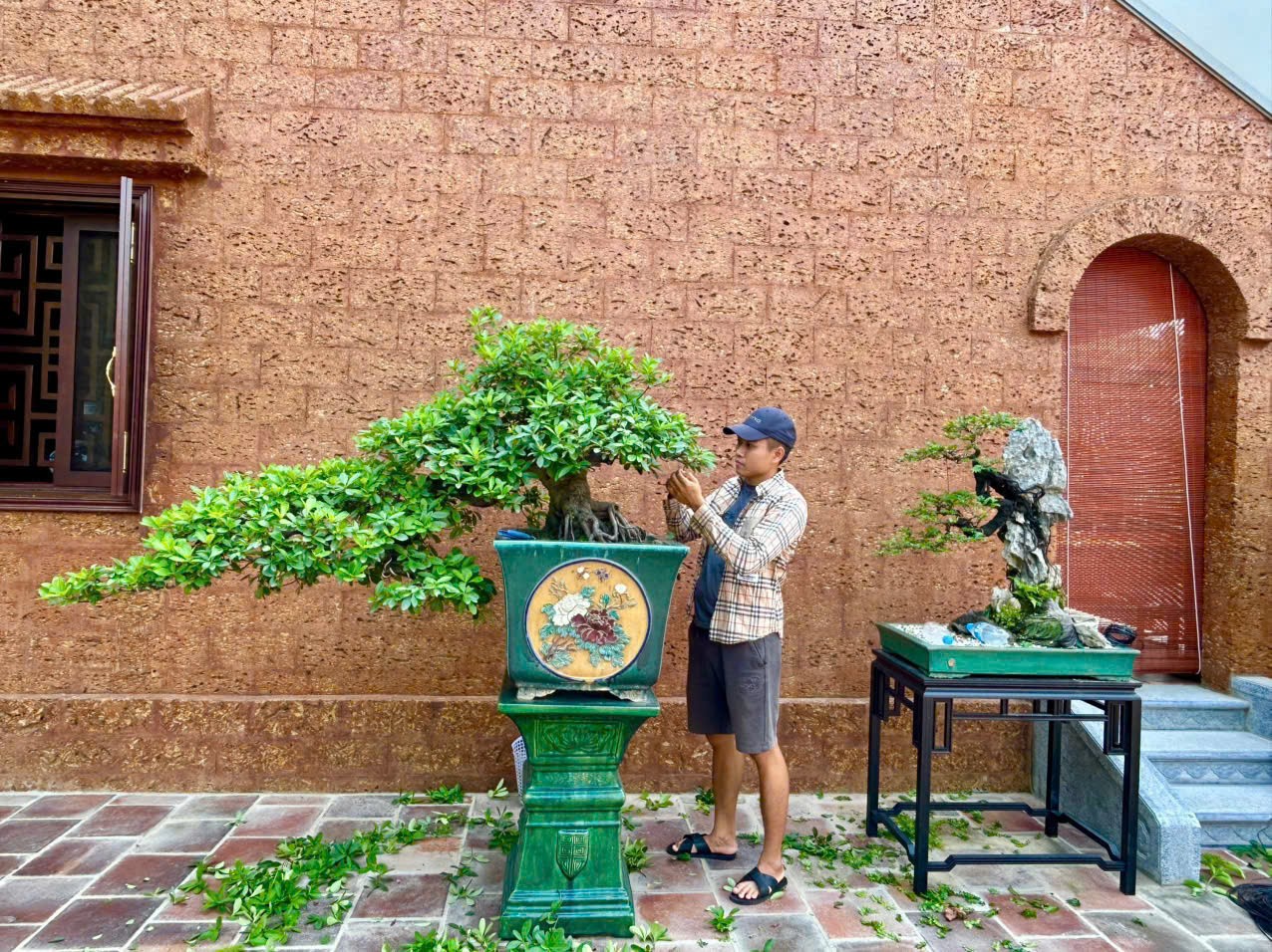 Chàng trai Quảng Ninh 10 năm theo nghề bonsai, gây dựng vườn cây cảnh 2 ha Chàng trai Quảng Ninh 10 năm theo nghề bonsai, gây dựng vườn cây cảnh 2 ha