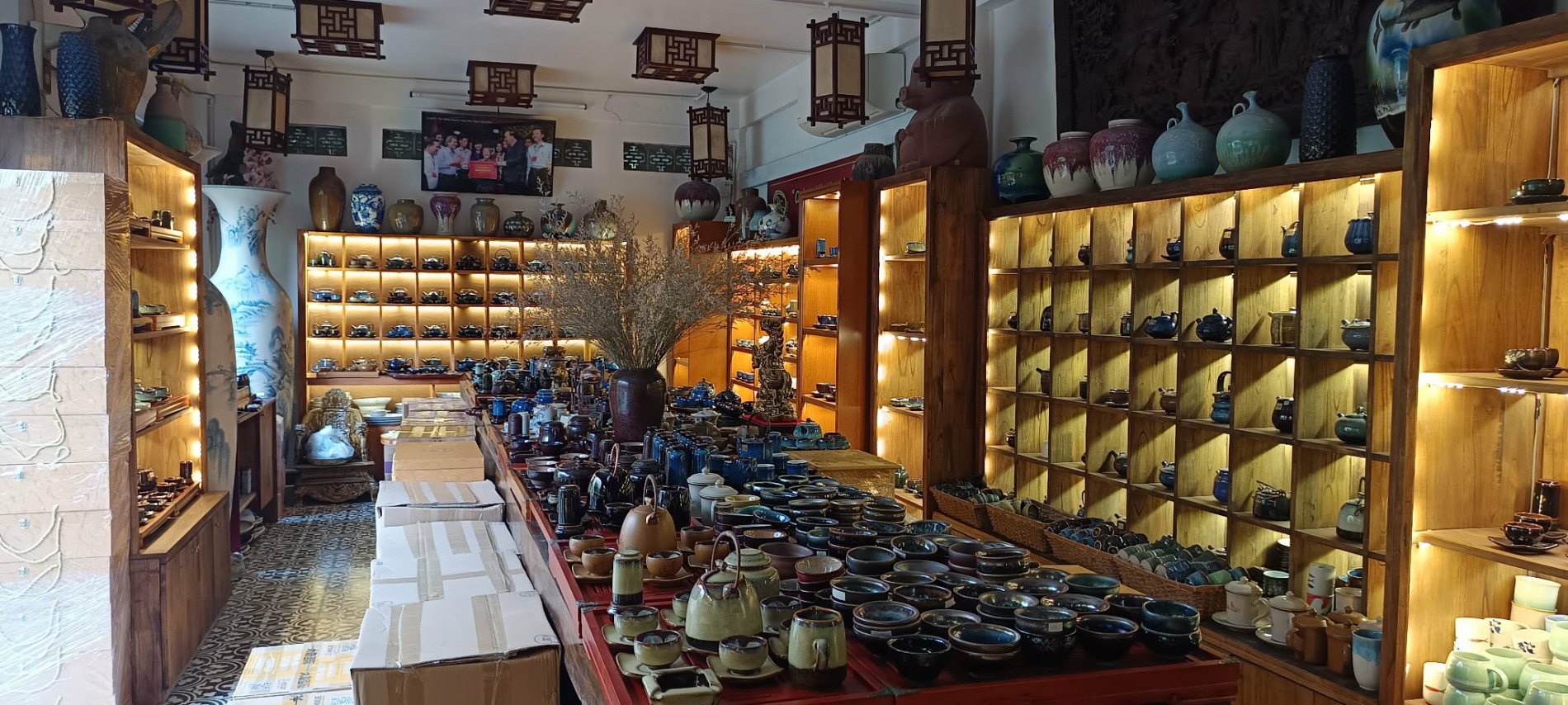 Nghệ nhân Ưu tú Tô Thanh Sơn – Người kể chuyện Bát Tràng bằng đất, lửa và cây Nghệ nhân Ưu tú Tô Thanh Sơn – Người kể chuyện Bát Tràng bằng đất, lửa và cây