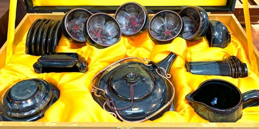 Nghệ nhân Ưu tú Tô Thanh Sơn – Người kể chuyện Bát Tràng bằng đất, lửa và cây Nghệ nhân Ưu tú Tô Thanh Sơn – Người kể chuyện Bát Tràng bằng đất, lửa và cây