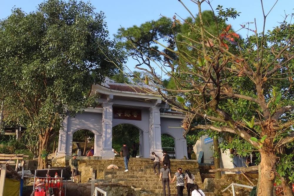 Vẻ đẹp cổ kính của ngôi chùa nằm giữa non nước Hồng Lĩnh Vẻ đẹp cổ kính của ngôi chùa nằm giữa non nước Hồng Lĩnh
