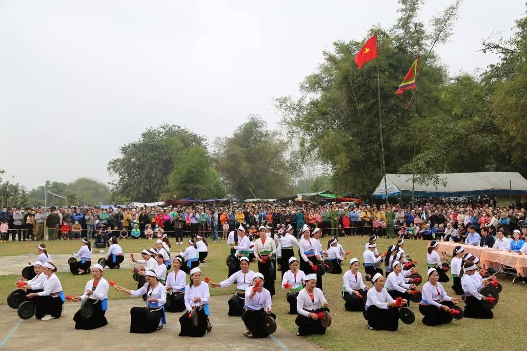 Một miền đất Mường bên hồ Hòa Bình: Cảnh sắc hùng vĩ, văn hóa nguyên bản Một miền đất Mường bên hồ Hòa Bình: Cảnh sắc hùng vĩ, văn hóa nguyên bản