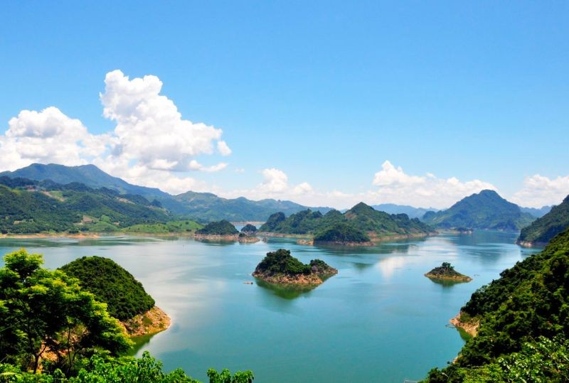 Một miền đất Mường bên hồ Hòa Bình: Cảnh sắc hùng vĩ, văn hóa nguyên bản Một miền đất Mường bên hồ Hòa Bình: Cảnh sắc hùng vĩ, văn hóa nguyên bản