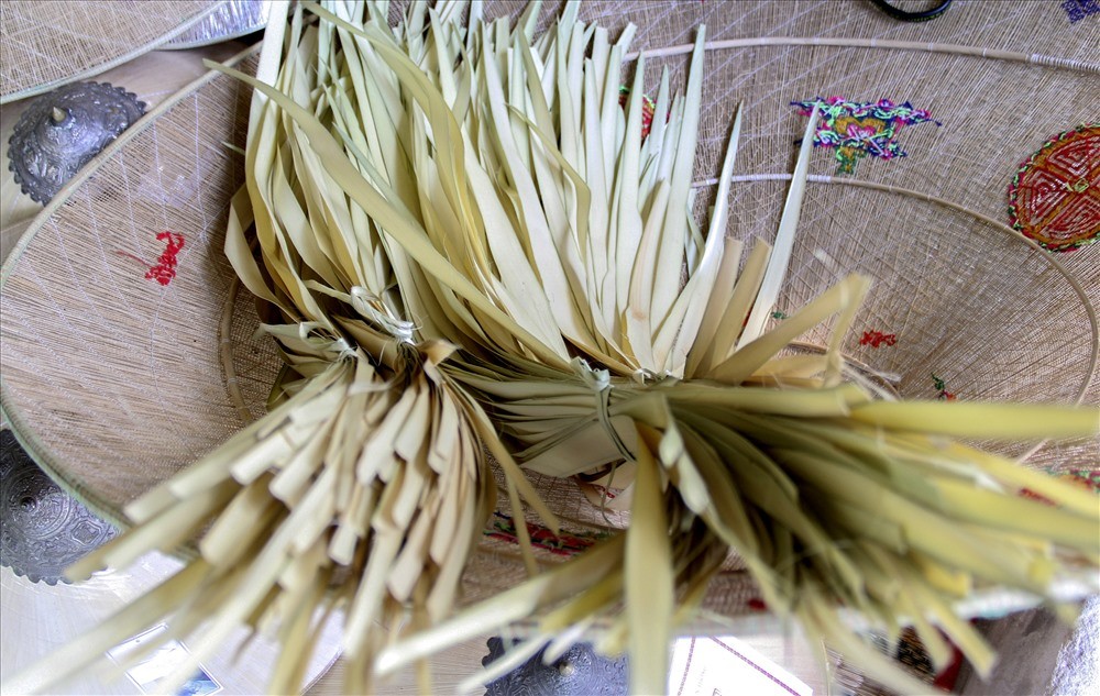 Hơn 300 năm, nghề làm nón ngựa Phú Gia vẫn được người đàn ông 80 tuổi gìn giữ Hơn 300 năm, nghề làm nón ngựa Phú Gia vẫn được người đàn ông 80 tuổi gìn giữ