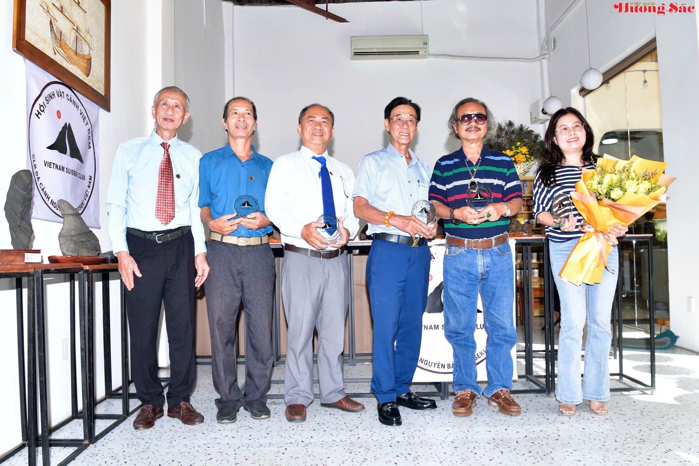 CLB Đá cảnh Nguyên bản – Suiseki Việt Nam: Nơi lắng đọng hồn thiêng nghệ thuật CLB Đá cảnh Nguyên bản – Suiseki Việt Nam: Nơi lắng đọng hồn thiêng nghệ thuật