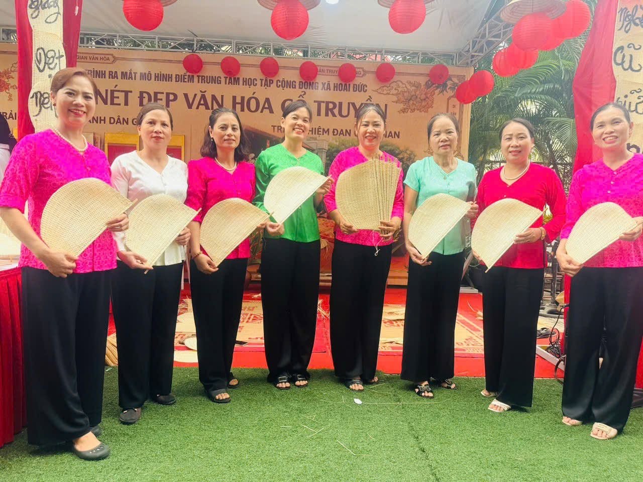 Nghề đan quạt nan – Nét đẹp nghề thủ công truyền thống ở thôn Chiền (Hà Nội) Nghề đan quạt nan – Nét đẹp nghề thủ công truyền thống ở thôn Chiền (Hà Nội)