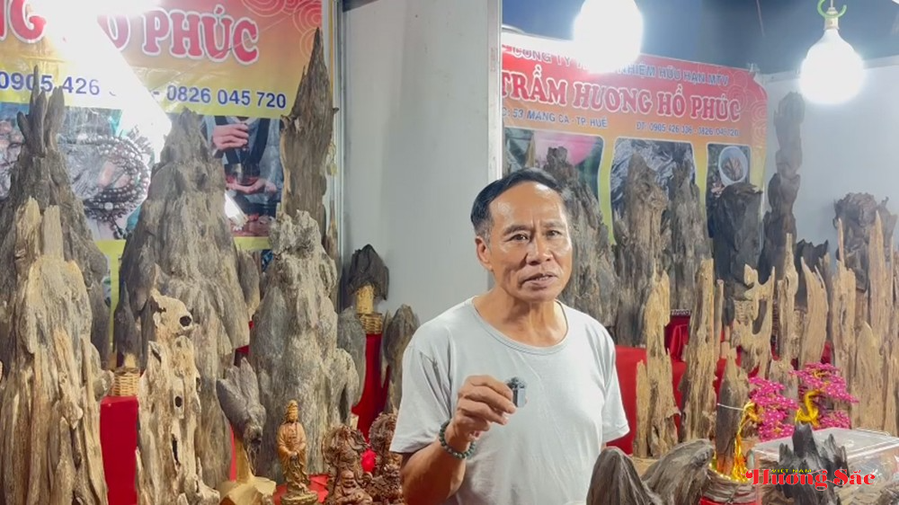 Hơn 300 gian hàng sản phẩm CNNT miền Trung - Tây Nguyên tham gia Hội chợ tại Hà Tĩnh Hơn 300 gian hàng sản phẩm CNNT miền Trung - Tây Nguyên tham gia Hội chợ tại Hà Tĩnh
