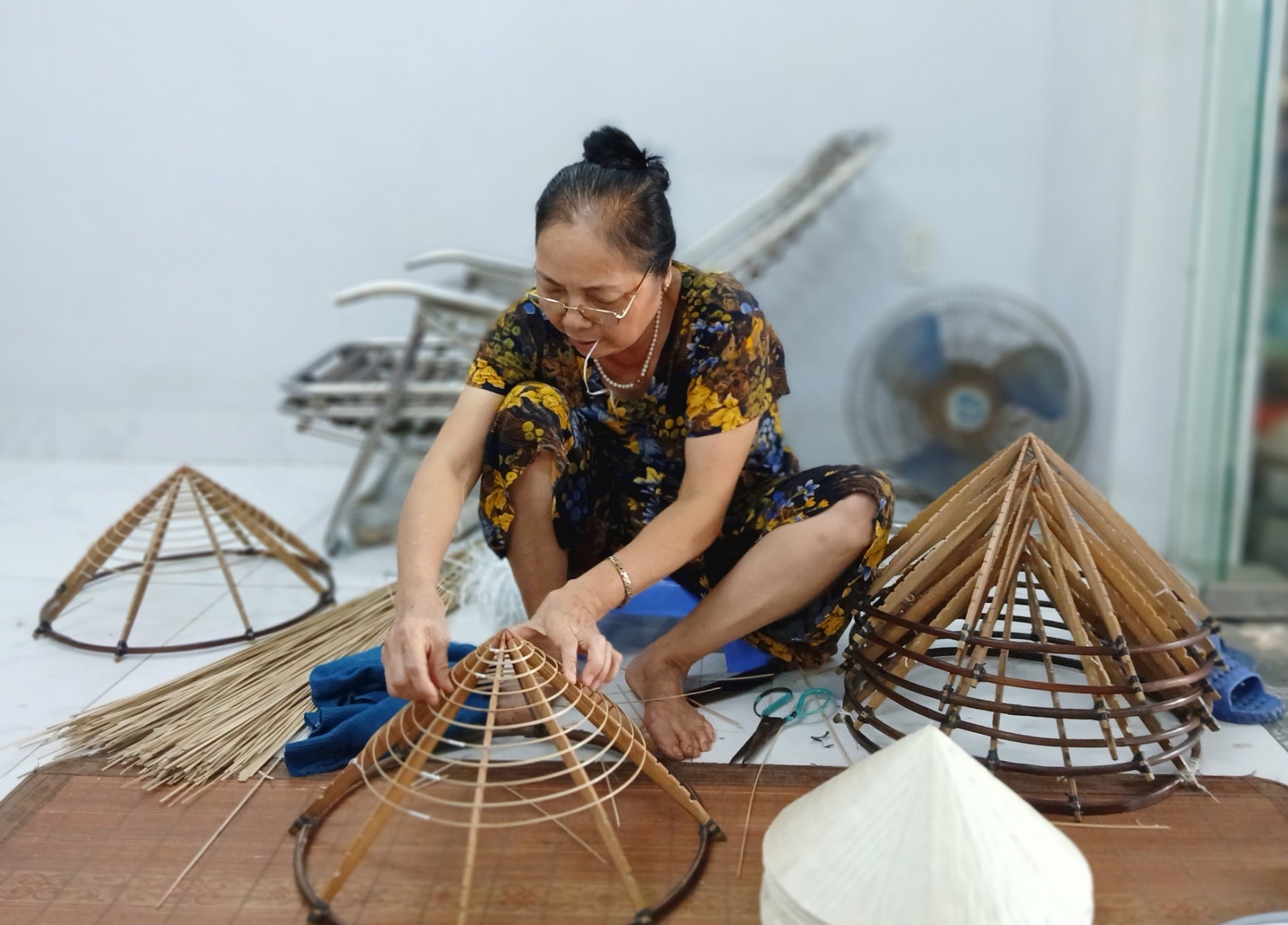 Nghề nón trăm năm ở Vĩnh Thịnh: Giữ nghề để có thêm thu nhập Nghề nón trăm năm ở Vĩnh Thịnh: Giữ nghề để có thêm thu nhập
