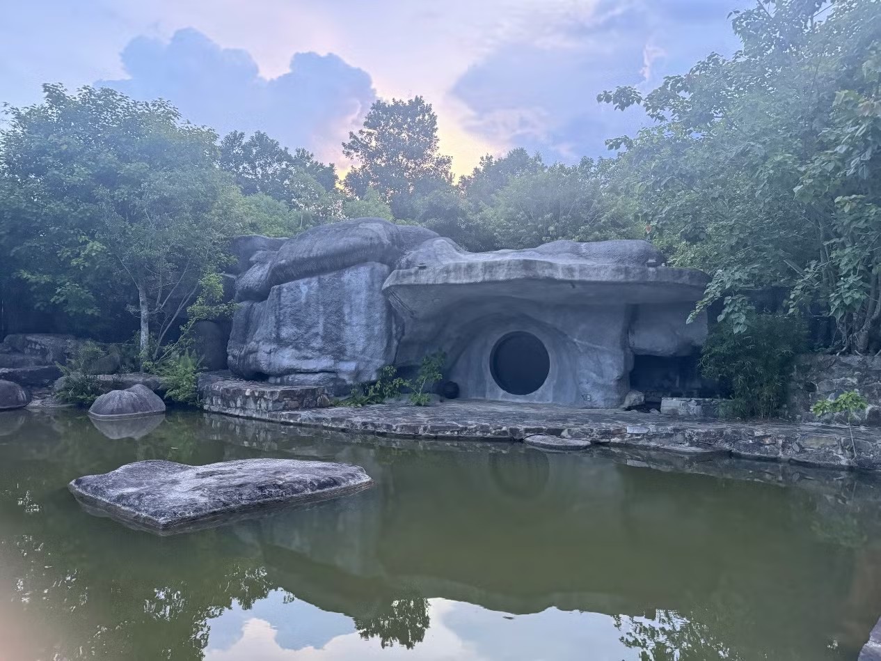 Không gian sống bằng đá giữa rừng của ông Đặng Lê Nguyên Vũ Không gian sống bằng đá giữa rừng của ông Đặng Lê Nguyên Vũ