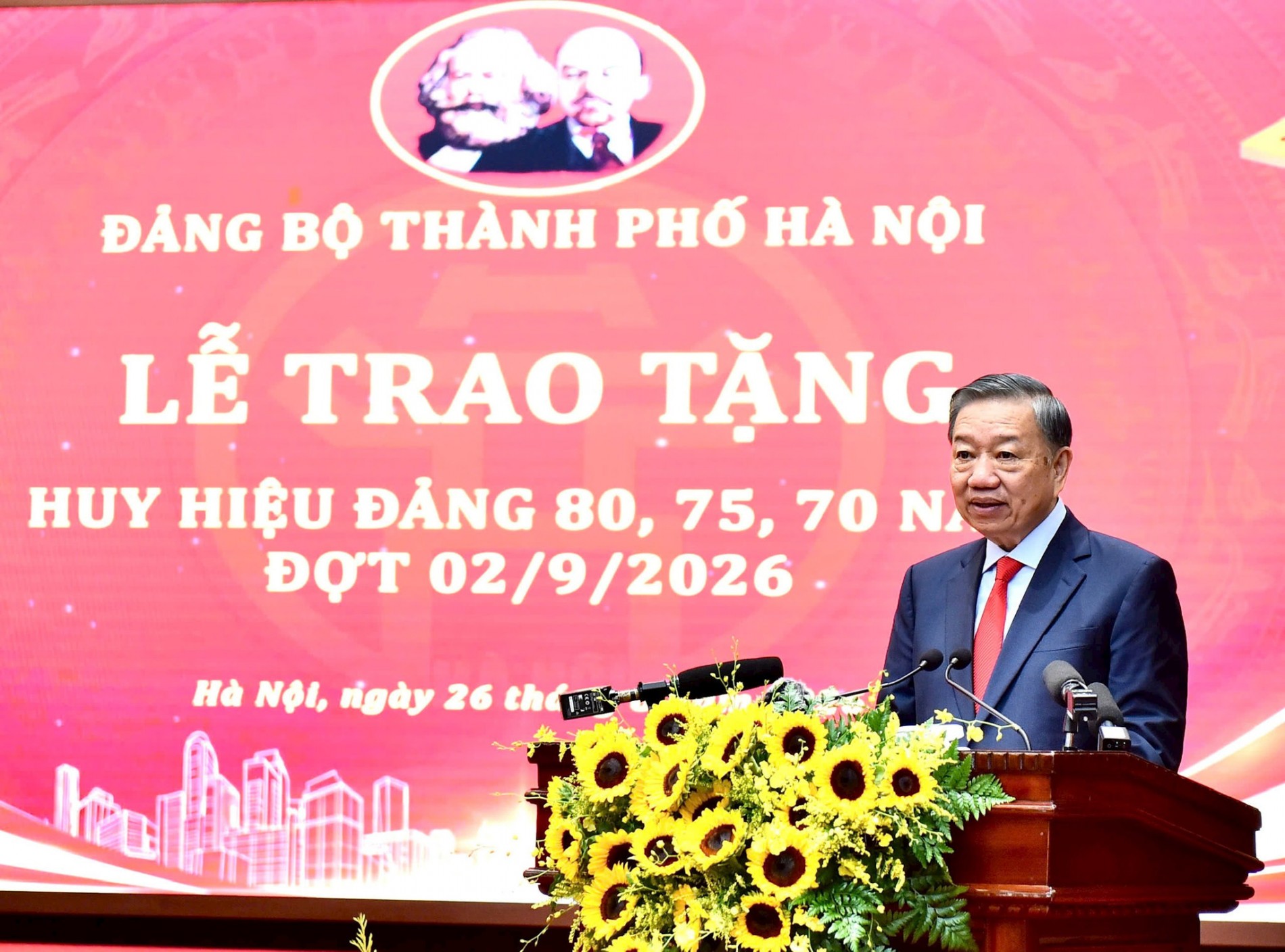 Tổng Bí thư, Chủ tịch nước Tô Lâm dự Lễ trao Huy hiệu Đảng tại Hà Nội Tổng Bí thư, Chủ tịch nước Tô Lâm dự Lễ trao Huy hiệu Đảng tại Hà Nội