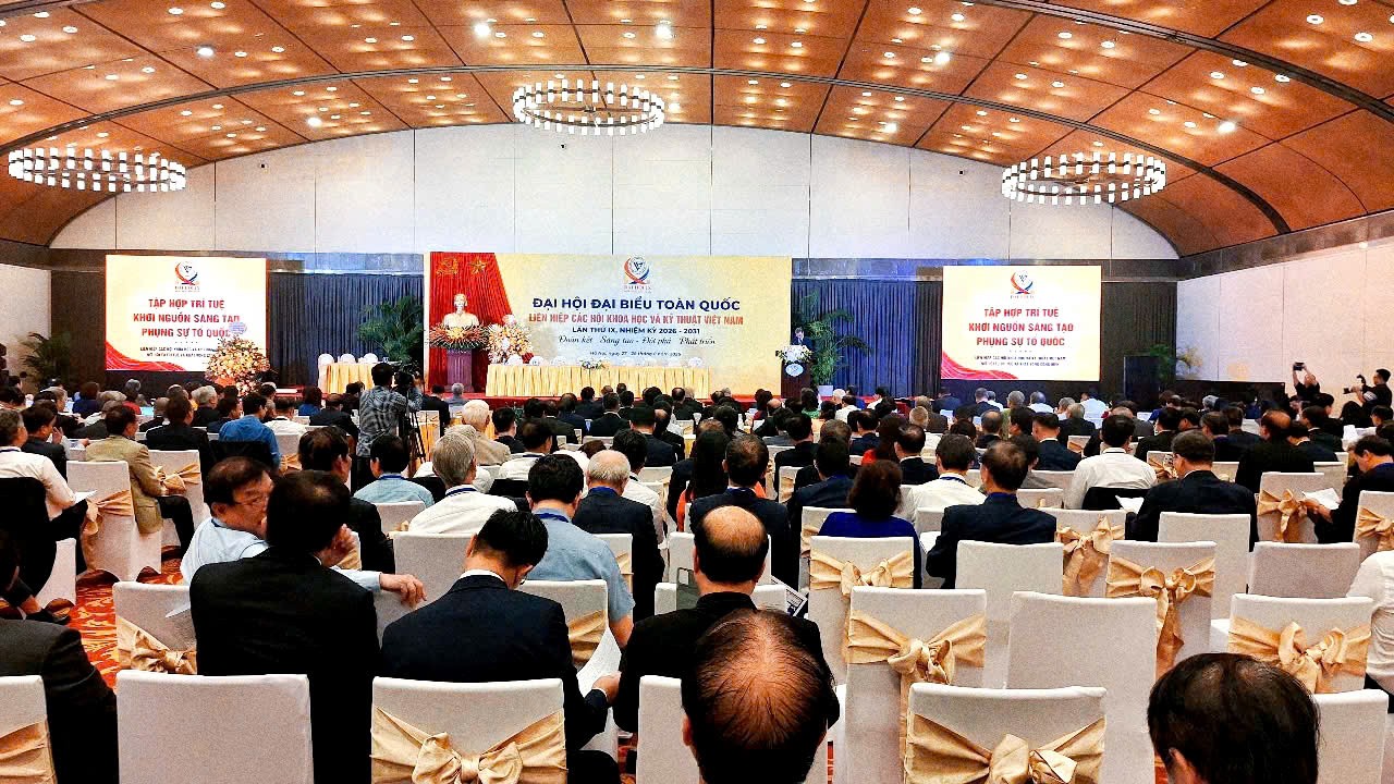 Hội Sinh vật cảnh Việt Nam được vinh danh tại Đại hội IX Liên hiệp các Hội Khoa học và Kỹ thuật Việt Nam Hội Sinh vật cảnh Việt Nam được vinh danh tại Đại hội IX Liên hiệp các Hội Khoa học và Kỹ thuật Việt Nam