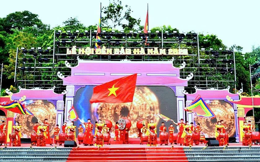 Nghệ thuật dâng trà linh thiêng: Nâng tầm bản sắc Việt từ nghi lễ “RƯỚC TRÀ DÂNG THÁNH”