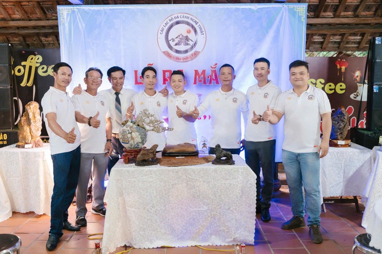 Ra mắt Câu lạc bộ Đá cảnh nghệ thuật Thạch Hãn (Quảng Trị) Ra mắt Câu lạc bộ Đá cảnh nghệ thuật Thạch Hãn (Quảng Trị)