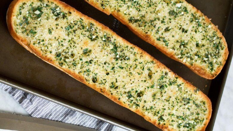 Loại lá thơm quen thuộc trong pizza có giá tới 1,2 triệu đồng/kg Loại lá thơm quen thuộc trong pizza có giá tới 1,2 triệu đồng/kg