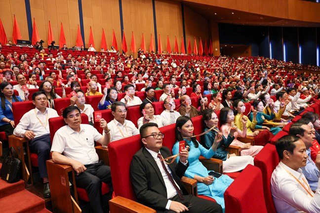 Điều lệ Mặt trận Tổ quốc Việt Nam khóa XI: Thống nhất tổ chức và hoạt động của Mặt trận Tổ quốc Việt Nam trong nhiệm kỳ mới