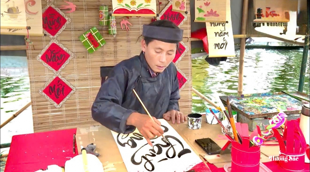 Tháp Thần Nông - Khi ký ức làng quê được dựng thành biểu tượng Tháp Thần Nông - Khi ký ức làng quê được dựng thành biểu tượng