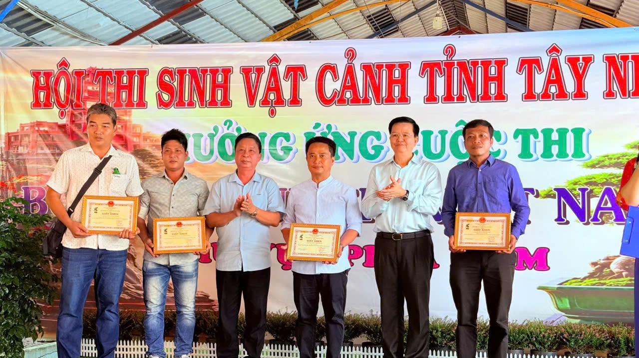 Khai mạc Hội thi Sinh vật cảnh tỉnh Tây Ninh, phát động Cuộc thi Bonsai & Suiseki Việt Nam 2026 Khai mạc Hội thi Sinh vật cảnh tỉnh Tây Ninh, phát động Cuộc thi Bonsai & Suiseki Việt Nam 2026